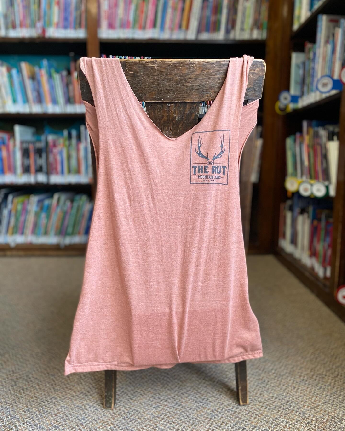 ~Wonder Wednesday~

Do you wonder what an Adventure Bag is?

It&rsquo;s a reusable bag made out of a t-shirt! This bag has been used to transport books back and forth almost every day since mid-January. It is a bit stretched out, but is still holding