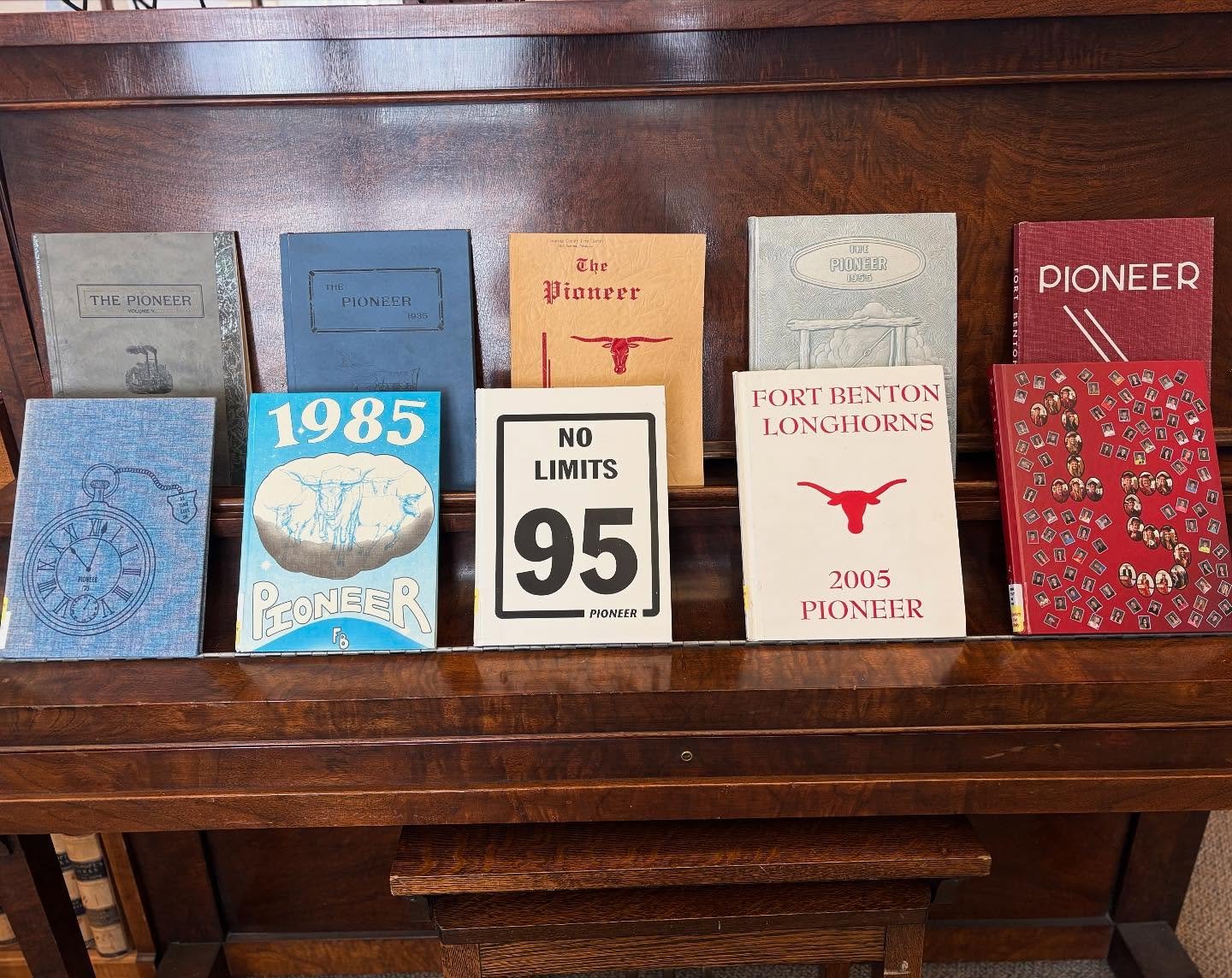 ~Fort Benton Friday~

Summer Celebration 2025, Our Little Town, is two weeks away! 

Summer celebration means class reunions! The #fortbentonlibrary has Pioneer annuals for the entire history of Fort Benton High School. #stopby and take a look when y