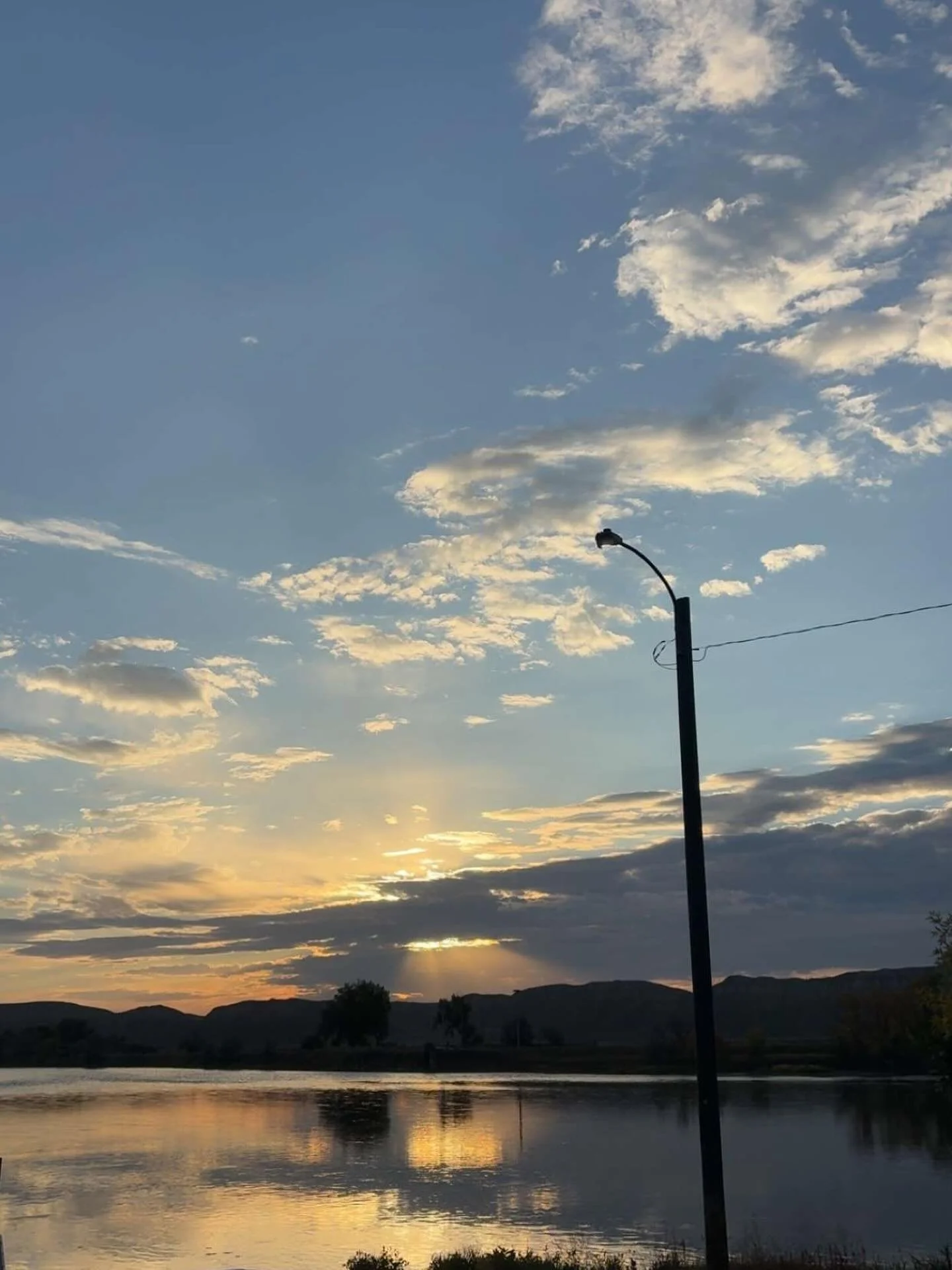 ~Mellow Monday~

What a way to start the week.

#mellowmonday #mightymo #missouririver #fortbentonlibrary #fortbentonmontana #fortbenton #chouteaucounty #montana