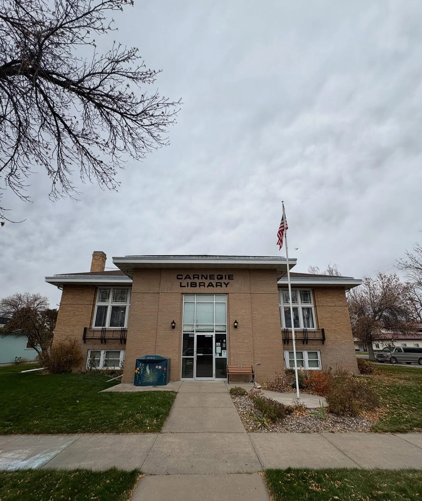 ~Mellow Monday~

November is a good time to sit back and remind ourselves all there is to be thankful for. In these squares this month, there will be 20 things to be thankful for at our own #fortbentonlibrary.

1. This building. This original Carnegi