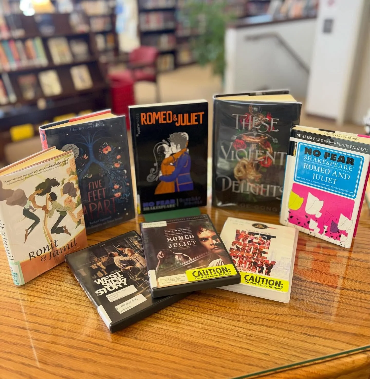 ~Wonder Wednesday~

Have you ever wondered what day Romeo and Juliet got married?

According to William Shakespeare, it was Monday, March 11, 1302.

While these star-crossed teen lovers are fictional characters, they have been idolized throughout his