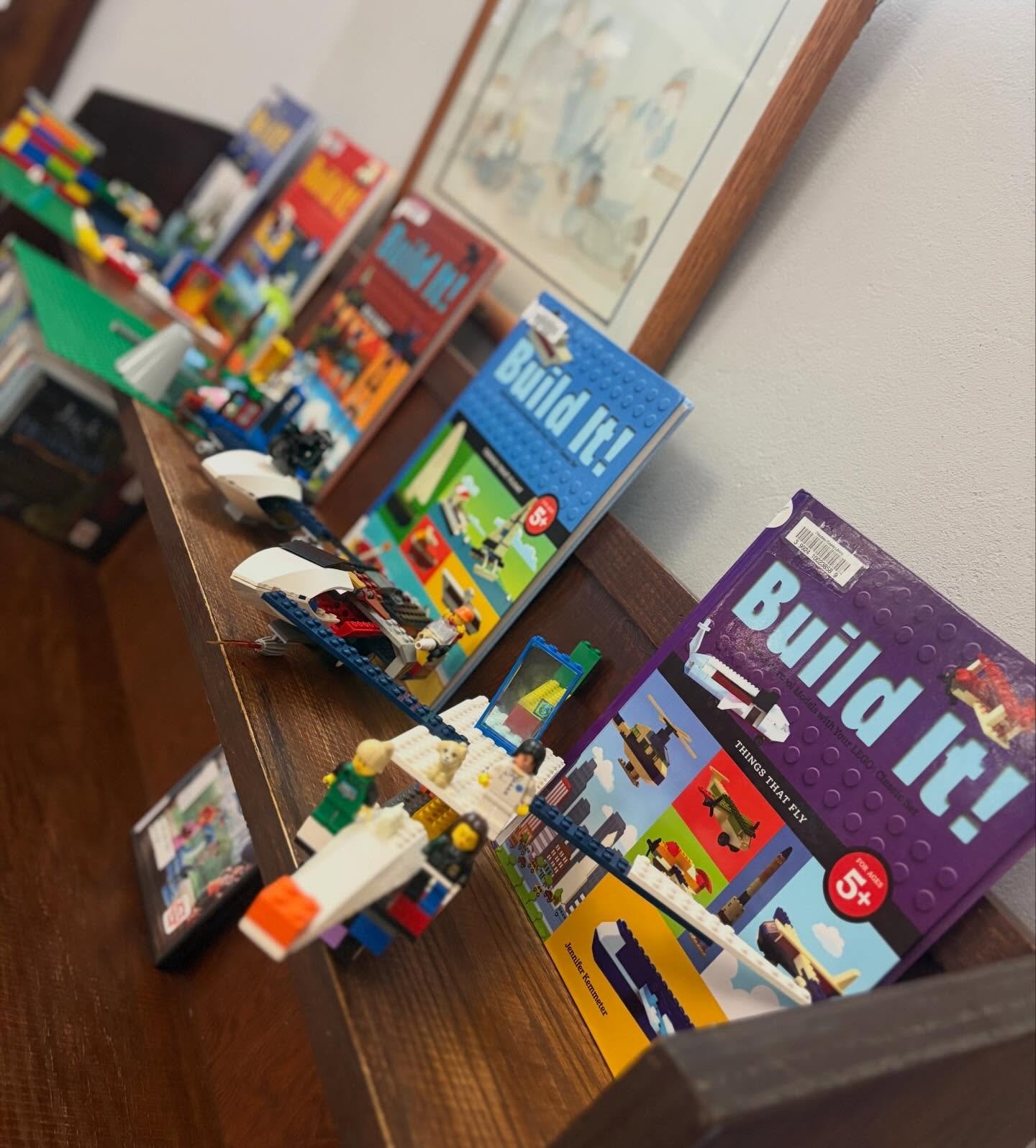 ~Mellow Monday~

Enjoying last week&rsquo;s Lego Club creations. 

Lego Club at the #fortbentonlibrary, every Wednesday after school/3:45-ish. Free and open to all ages.

(Reminder that all children under age 8 need to have an adult with them to hang