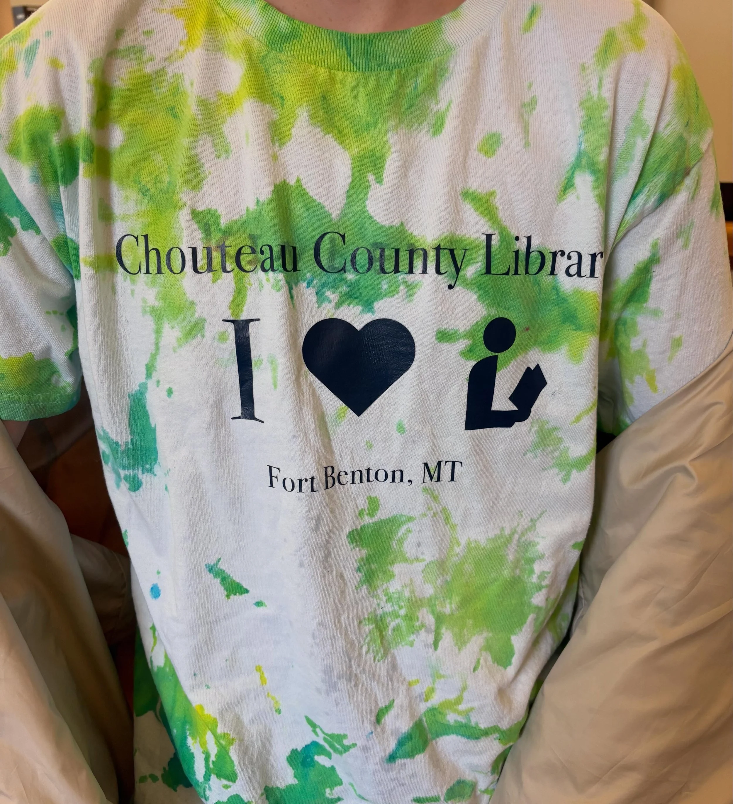 ~Wonder Wednesday~

Do you wonder where you can get one of these great kid&rsquo;s shirts and how you can support the #fortbentonlibrary?

With a $15 donation you can score a one-of-a-kind tie-dyed masterpiece! Stop by the library or give us a call. 