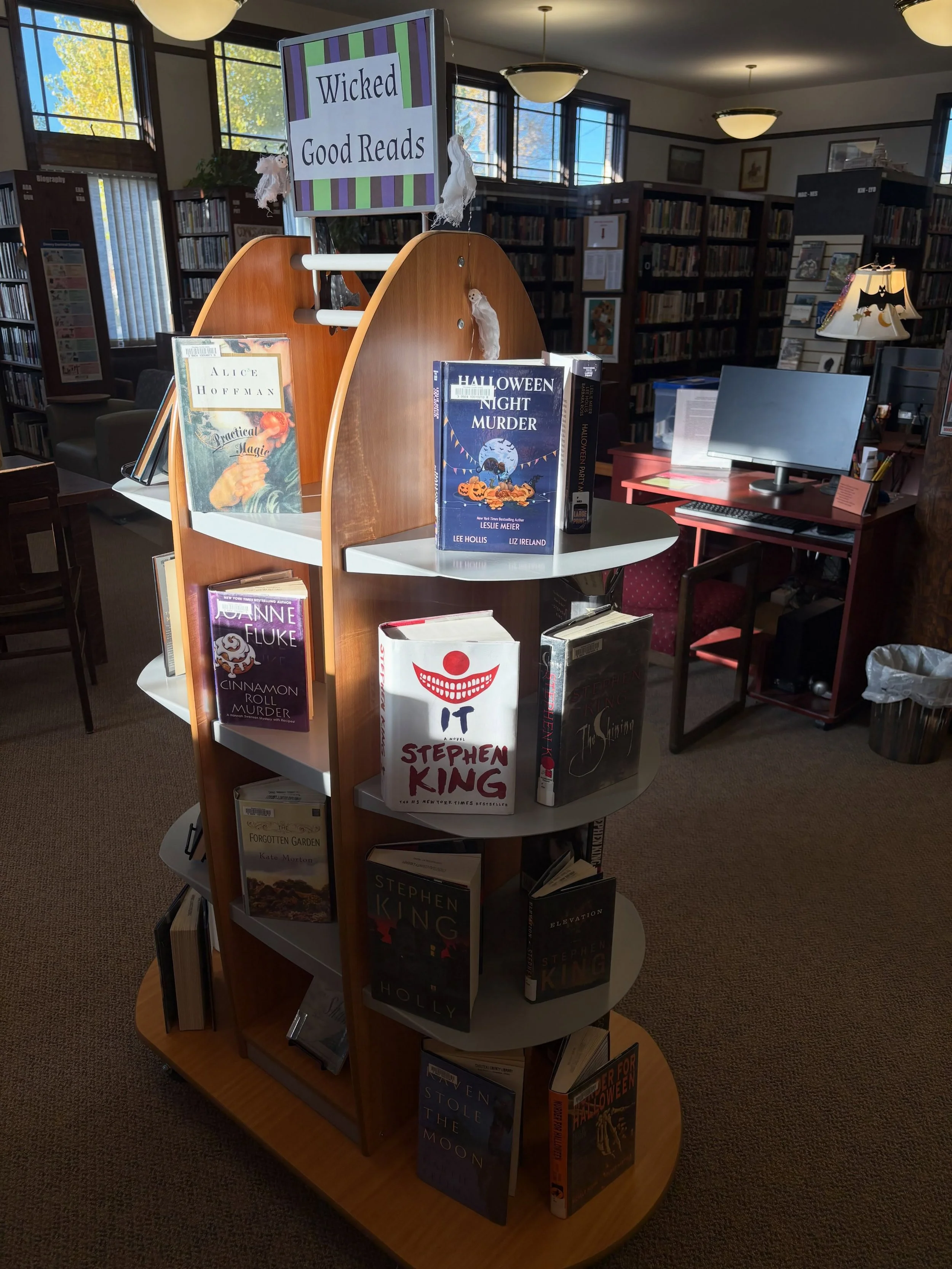 ~Wonder Wednesday~

Do you wonder if the #fortbentonlibrary has any spooky reads? We do! Lots of Stephen King, Agatha Christie, and more.

#checkitout soon 

#wonderwednesday #spookyseason #fortbentonmontana