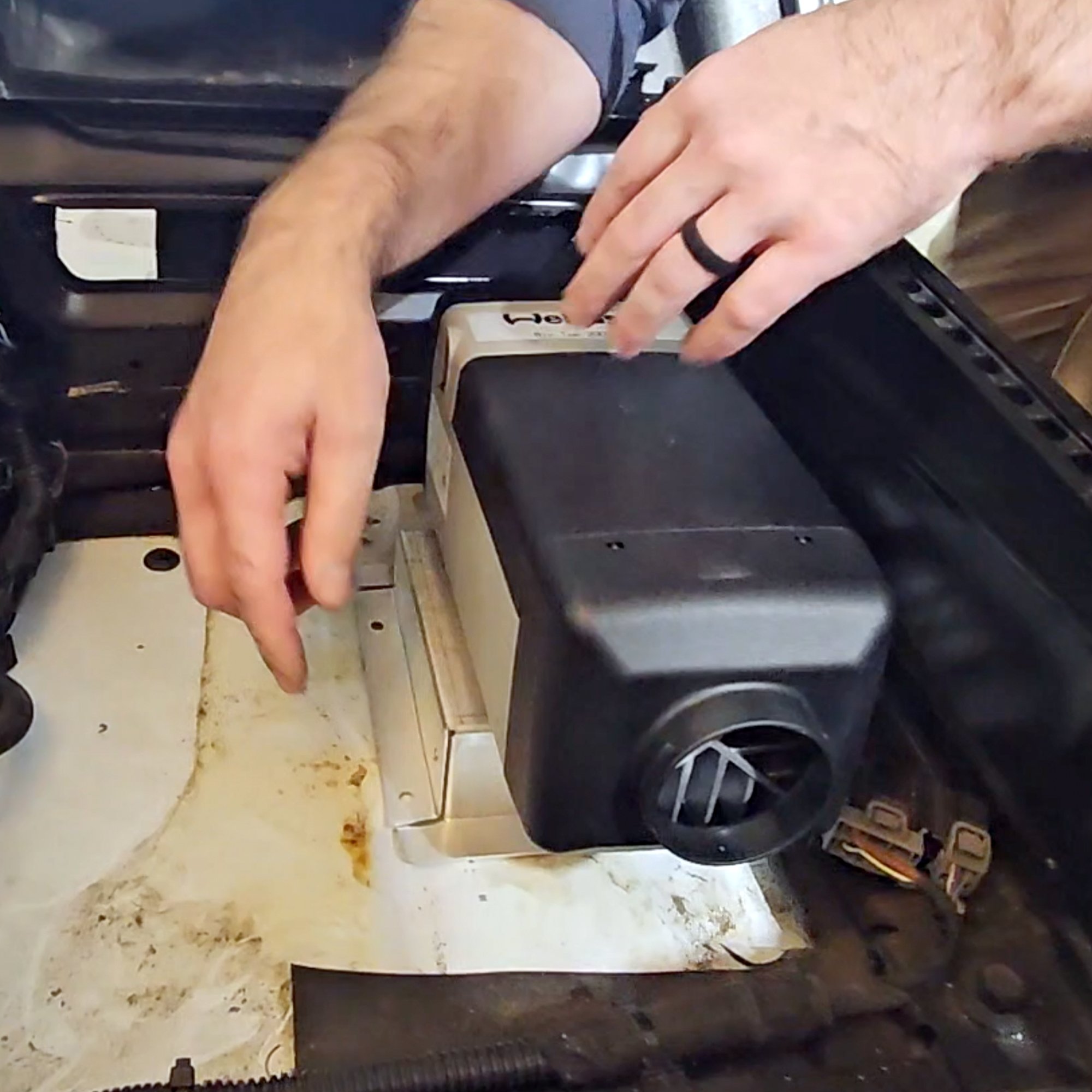 EVB-TRANSIT-HEATER-PLATE-07.jpg