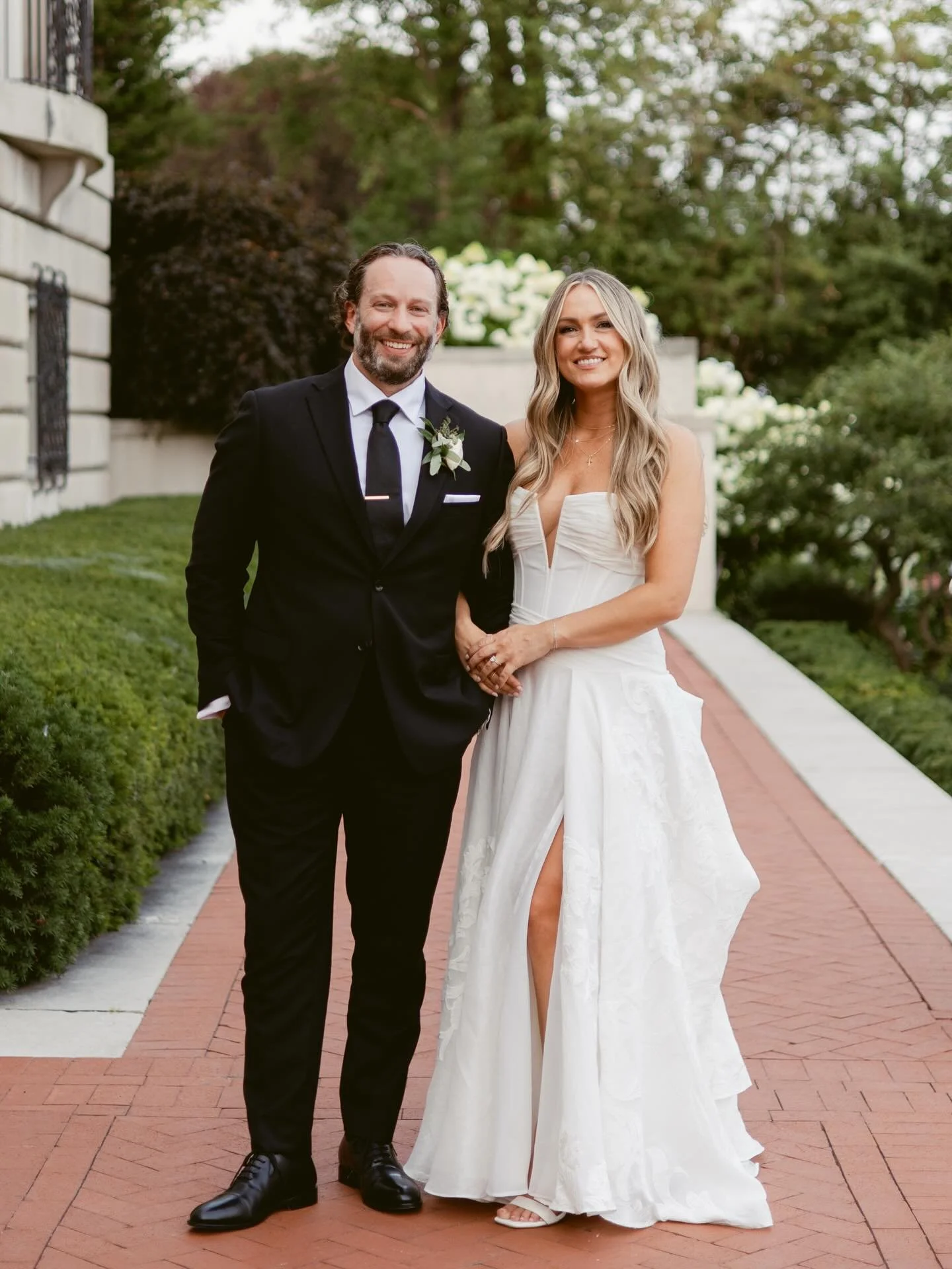 🤵&zwj;♂️JUST MARRIED! 👰&zwj;♀️

Dr. Robert and Sara enjoyed a wonderful wedding weekend and honeymoon this past week! We are now back in-office and ready to help our patients as we close out the busy summer season 🙌

#justmarried #weddingseason #b
