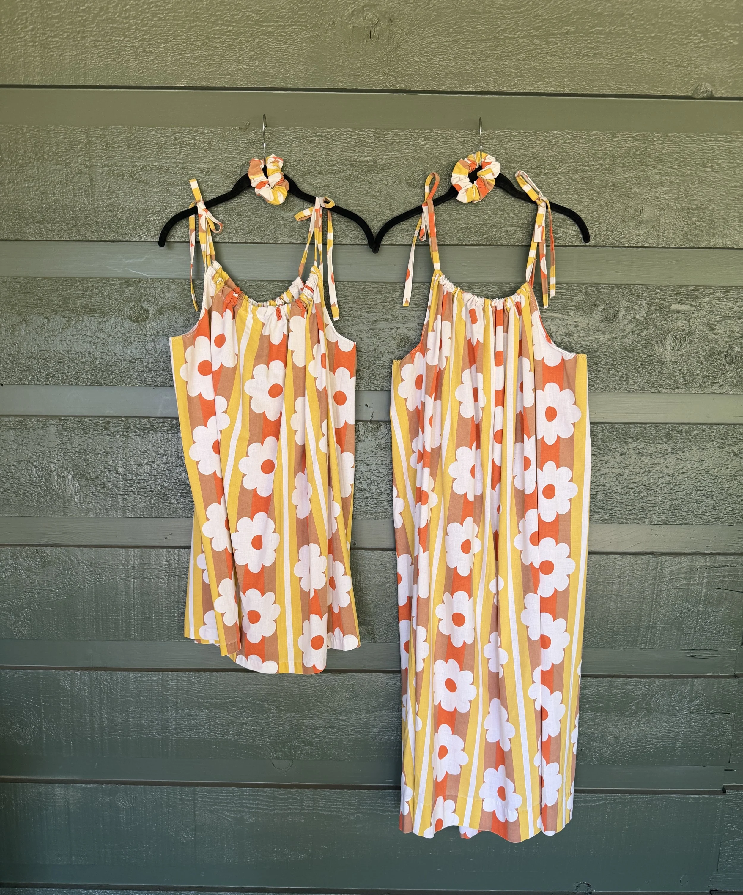 Daisy - Mini + Maxi Sheet Dress | 1970s | Fits S-M-L