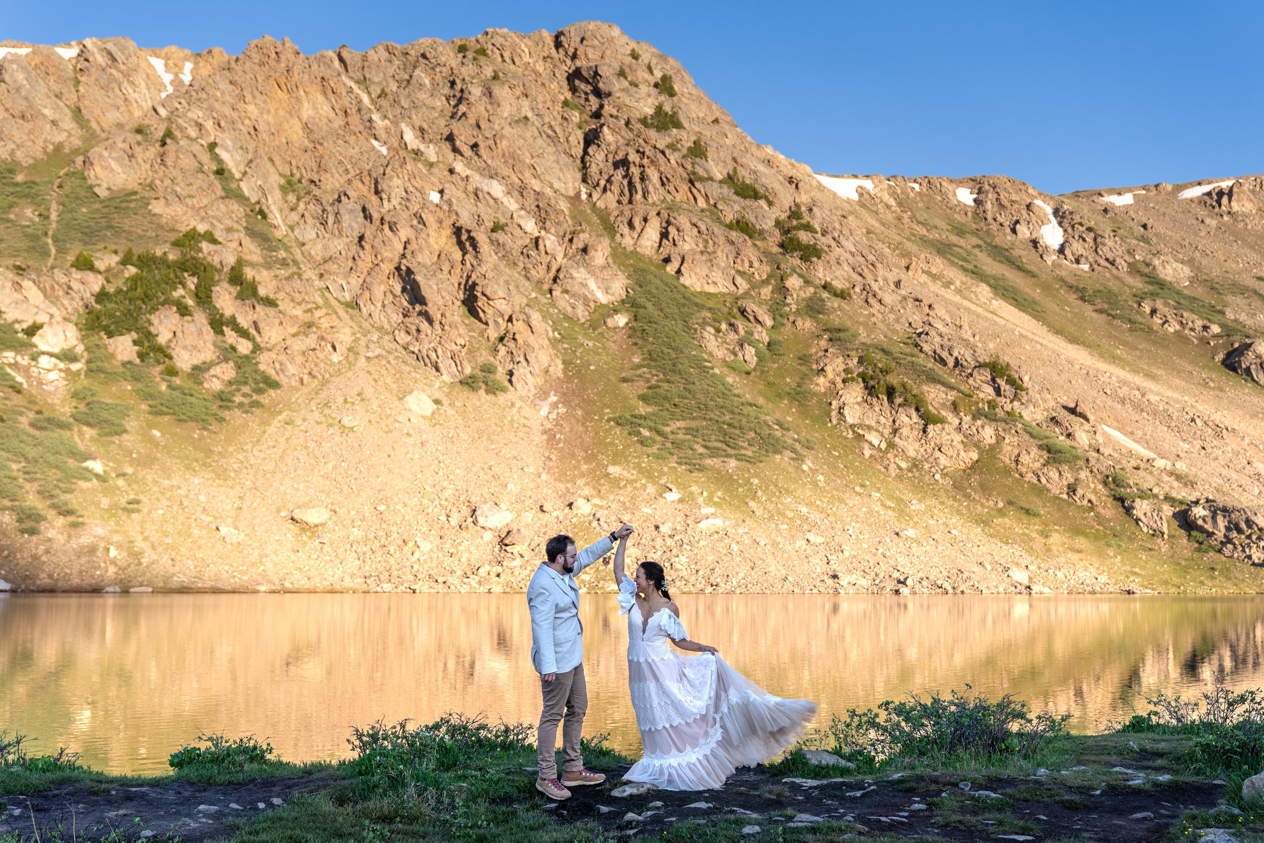 Sunrise vs. Sunset: Which is Right for your Elopement Day? 