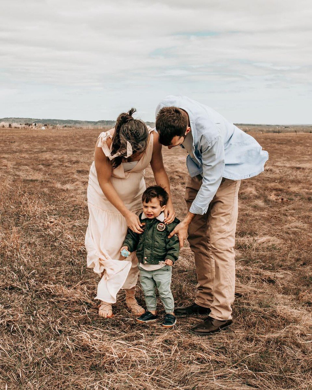 This may have been a very windy day to take photos, but I think they turned out okay! ☁️ 💨 

#candid #family #photography #outdoors #fields #sky #windy #familyphotography #maternityshoot #fashion #flow #fam #love #laughter