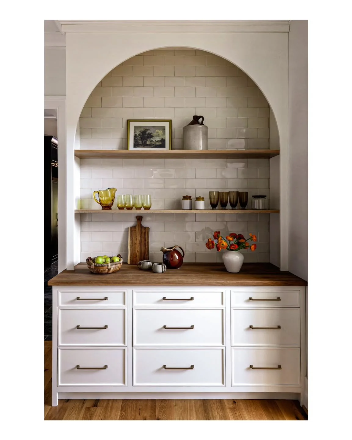 Love this built in bar captured for @laurahodgesstudio . As seen in @homeanddesigndc.
.
.
.
#interior #interordesigner #InteriorInspo #interiorphotographer #photographer #dcphotographer #nyphotographer #editorialphotography #published #homeanddecor #