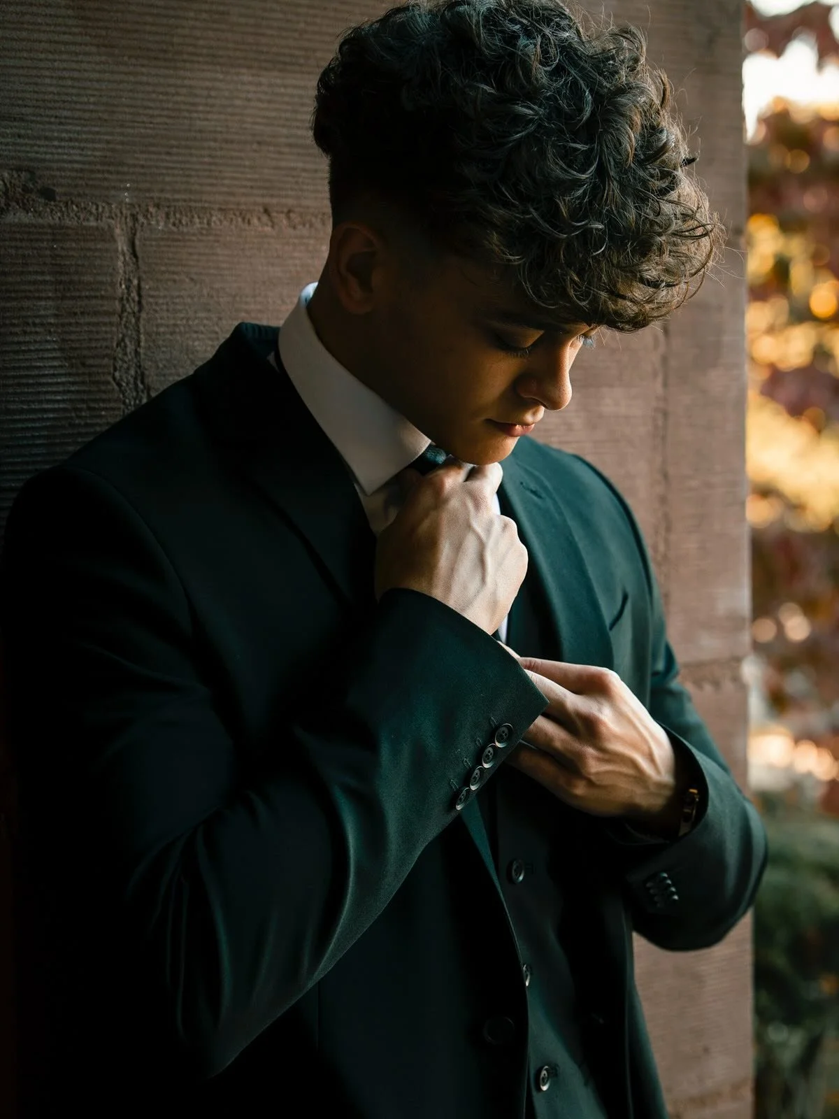 A suit is never the wrong choice.
#senior #seniorpictures #suit #fashion #style #guy