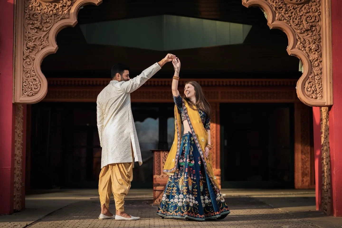 Colors of Happiness, painted by life. 

Abhishek and Tia. 

#weddingportraits #teamcanon #colorsoflife #wedmegood #portraiture 

@canonusa R5 - 85 1.4