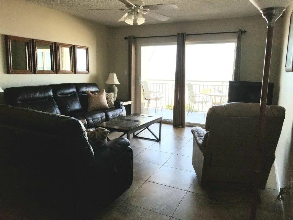 2B- Living room.jpg