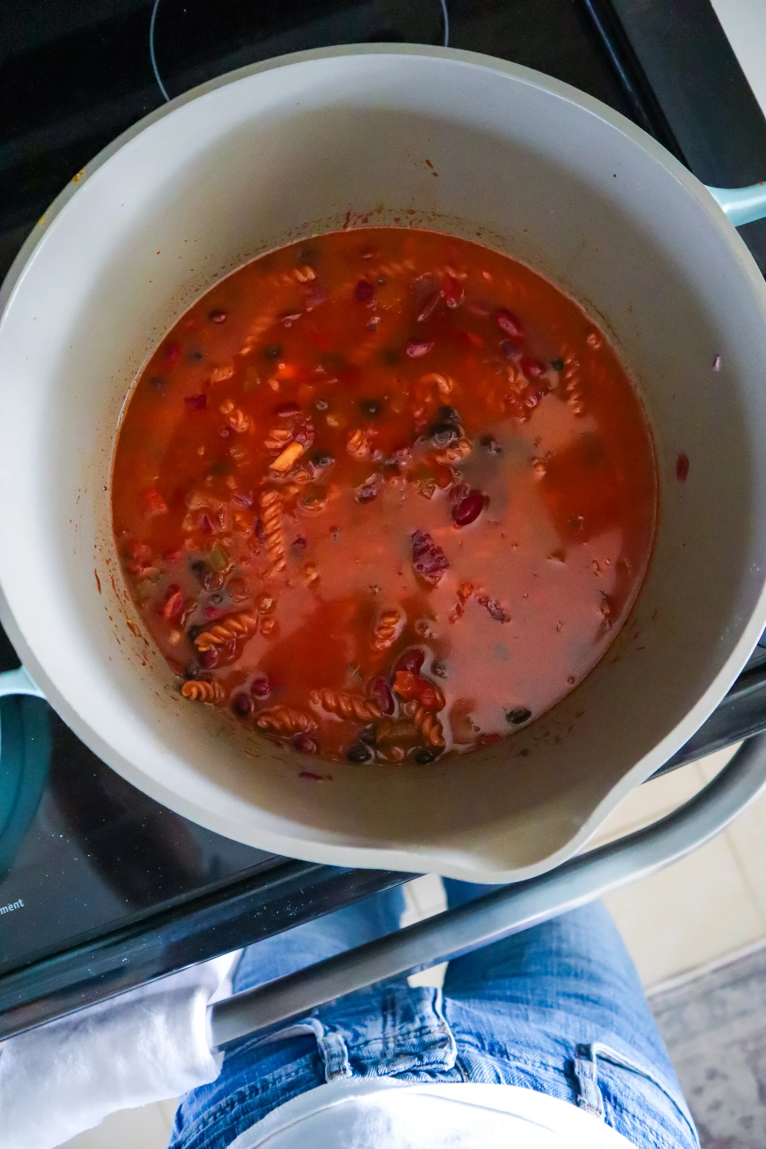 simmer vegetarian chili - Jazzleaf.webp