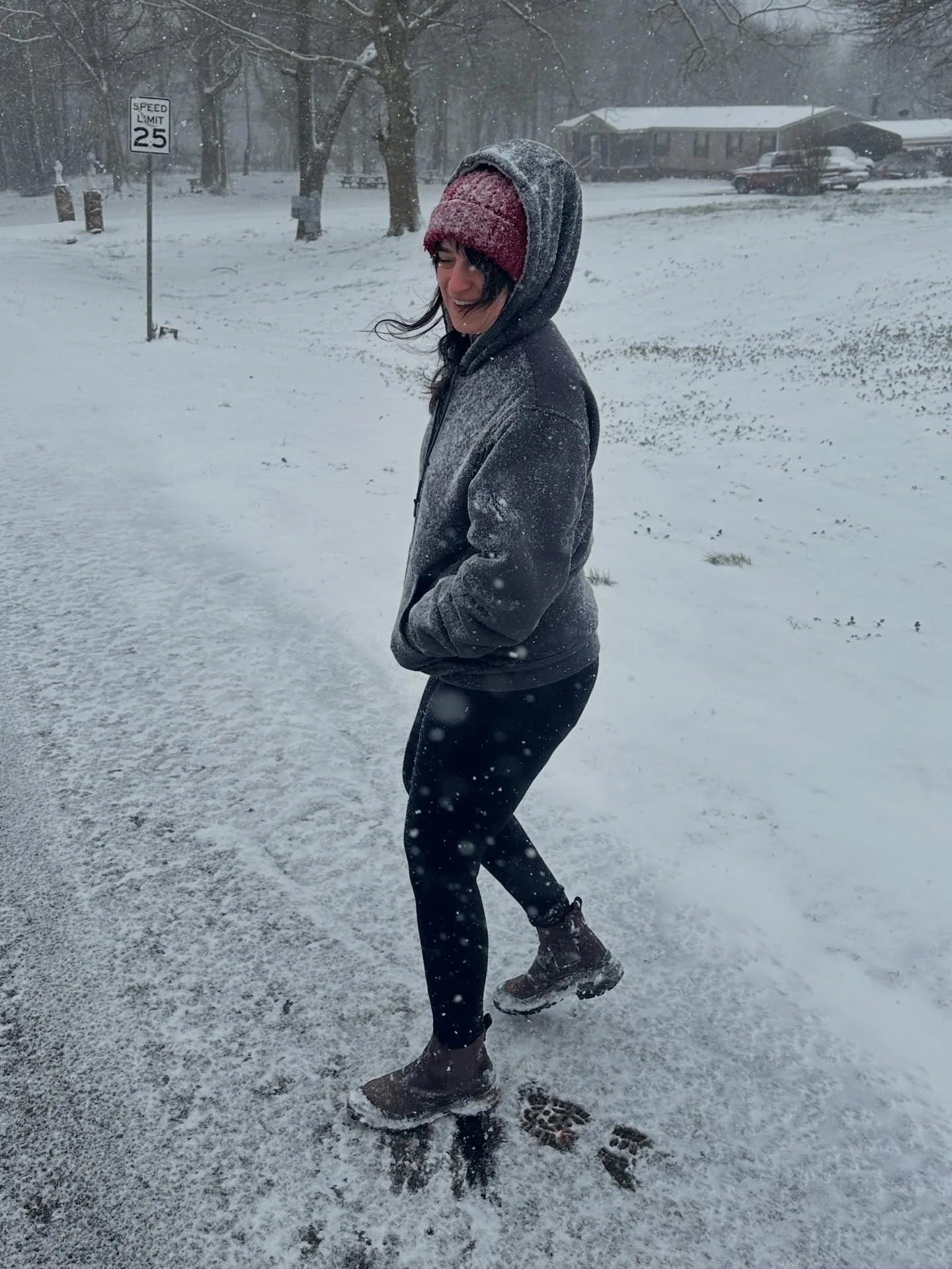 Snow day! Had a little stroll and made sure everyone was warm and got cuddles. Love some horse kisses 😘