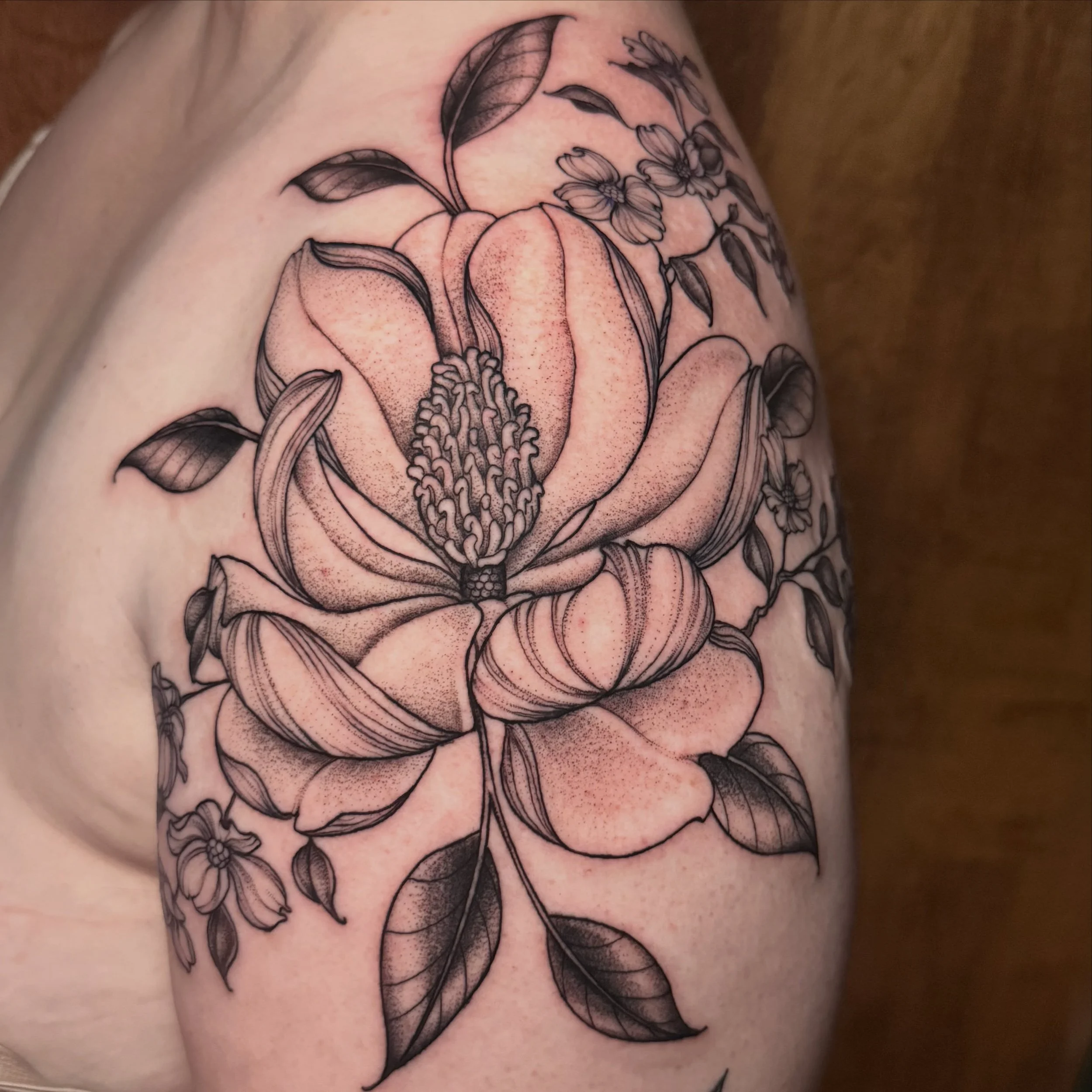 Magnolias are one of my fave flowers! I do like to note when I&rsquo;ve made heavy edits to photos. This client&rsquo;s skin was extremely red and inflamed so I knocked the color saturation waaaaayyyy lower than irl. It still looks closer to the heal