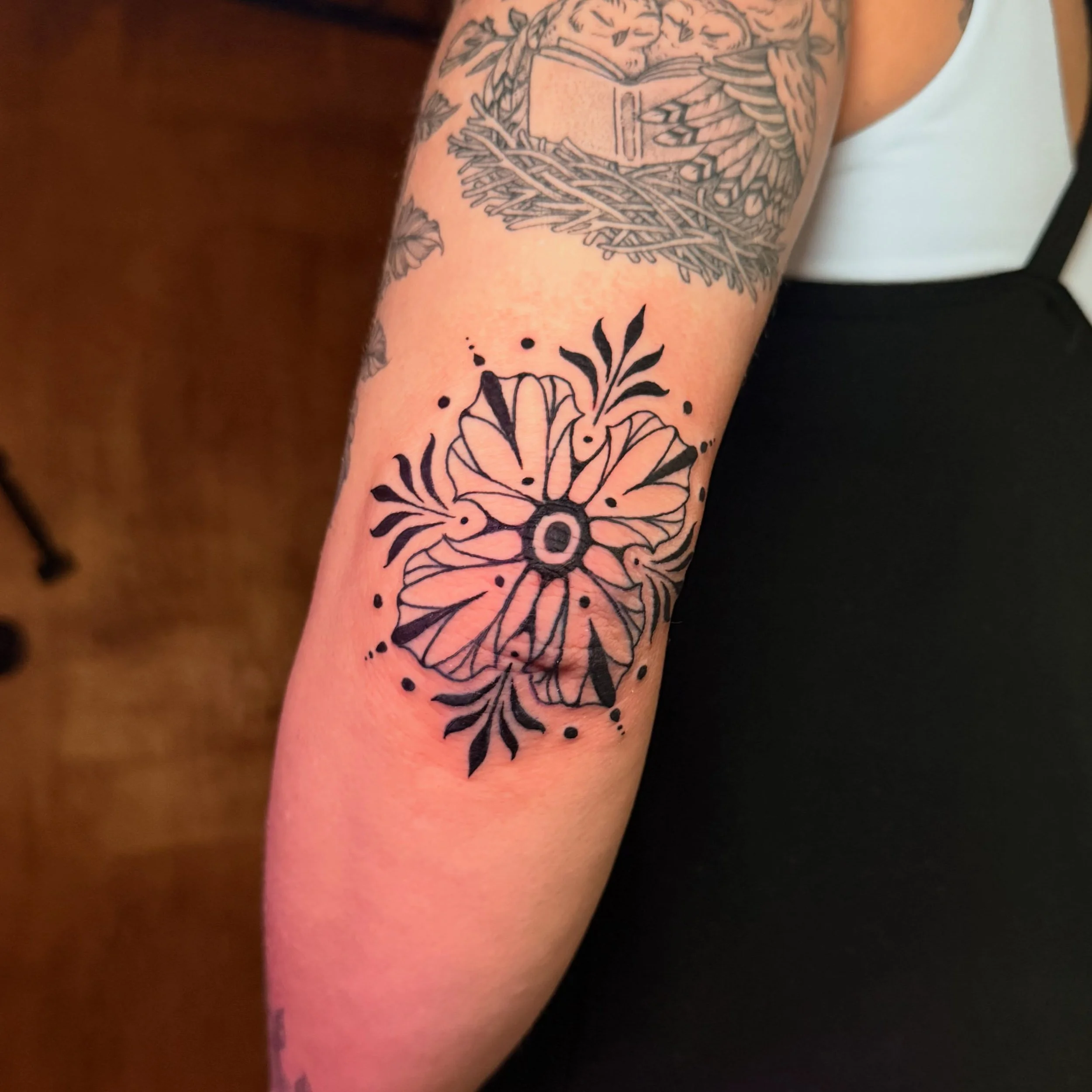 Ornamental swell-bow tattoo for Danielle. Thanks! #athensgatattooartist #athensga #atltattooartist #atltattoos #gatattooers