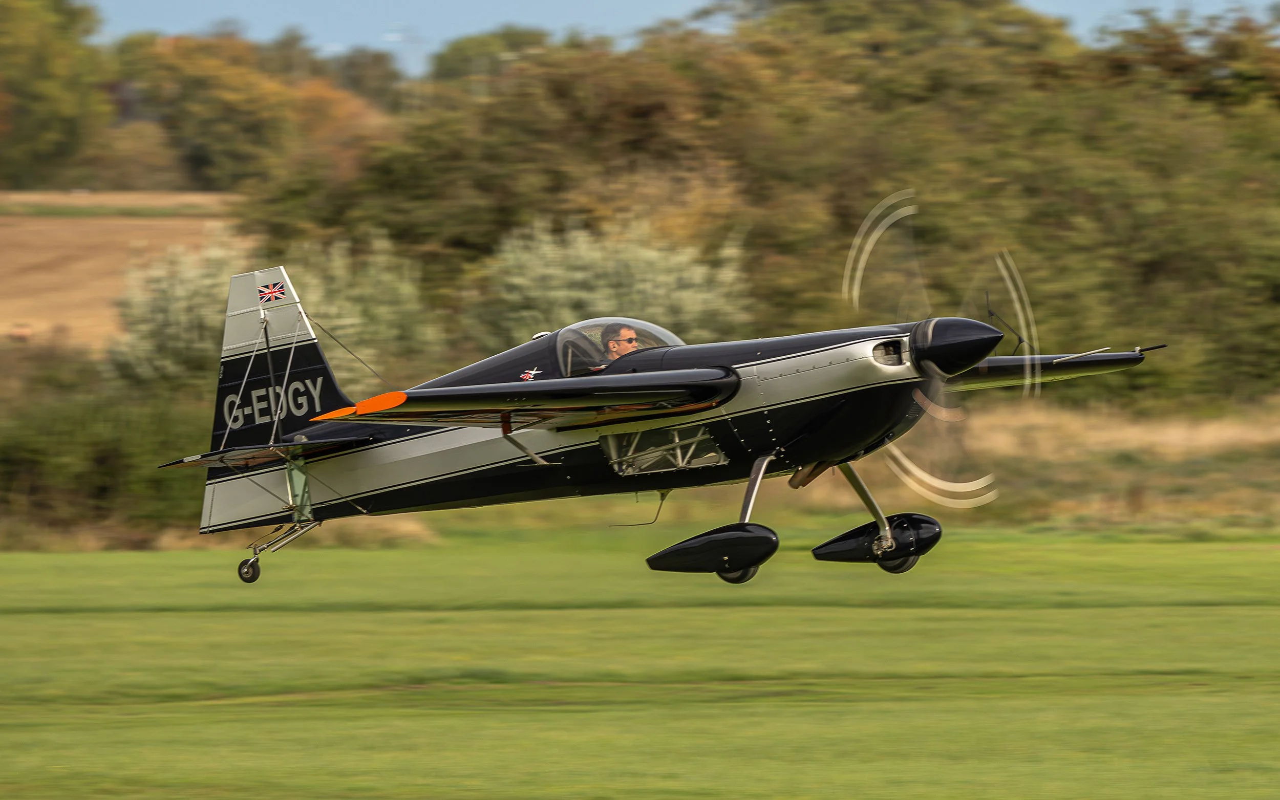 Zivko Edge 540 | Raceday Airshow 2025