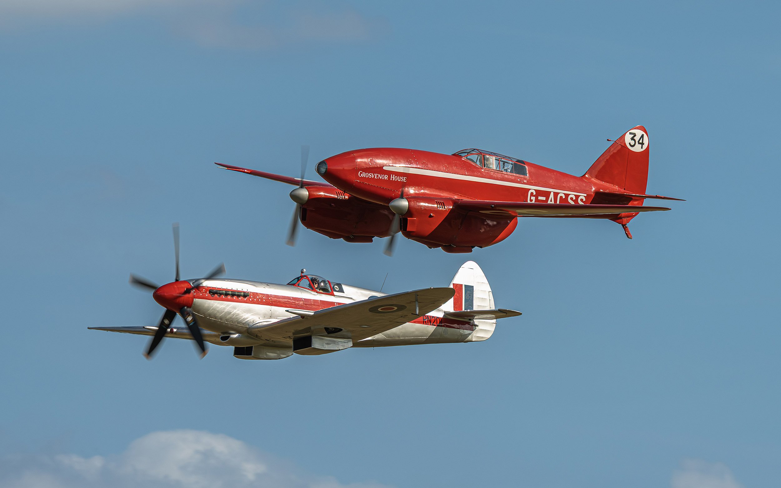 Supermarine Spitfire Mk.XIV and de Havilland DH.88 Comet | Family Airshow 2024
