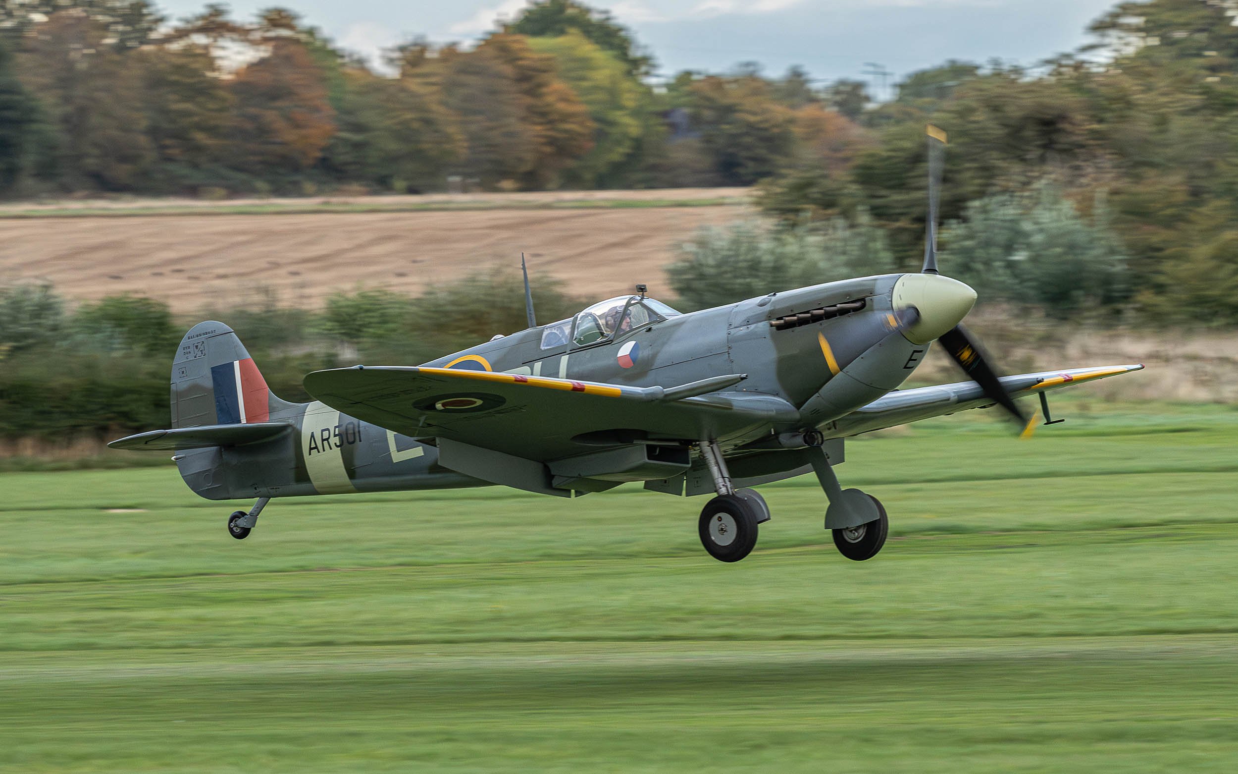 Supermarine Spitfire Vc | Raceday Airshow 2025