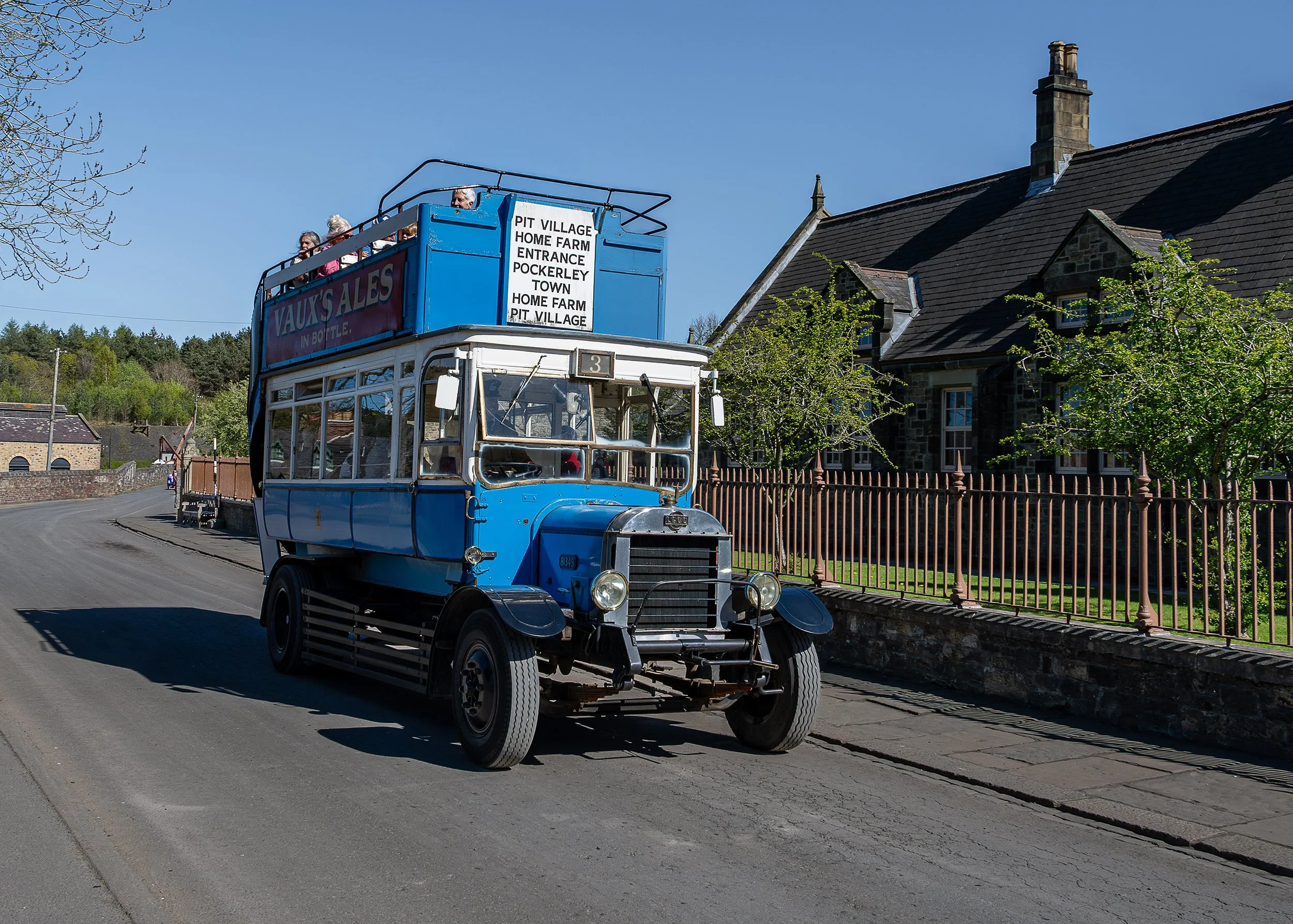 LGOC B-Type Bus | Beamish