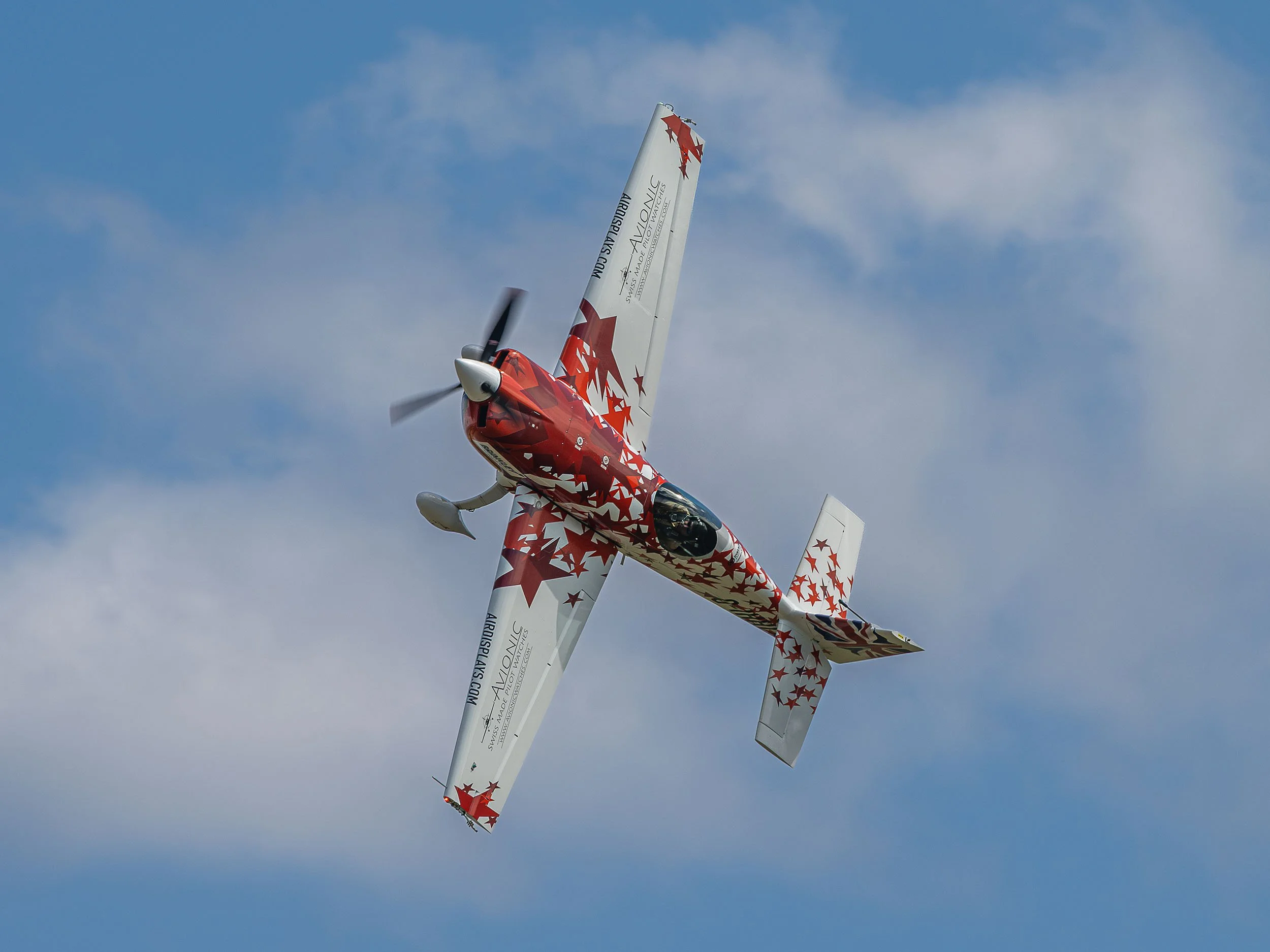 Extra EA-330SC | Festival of Flight Airshow
