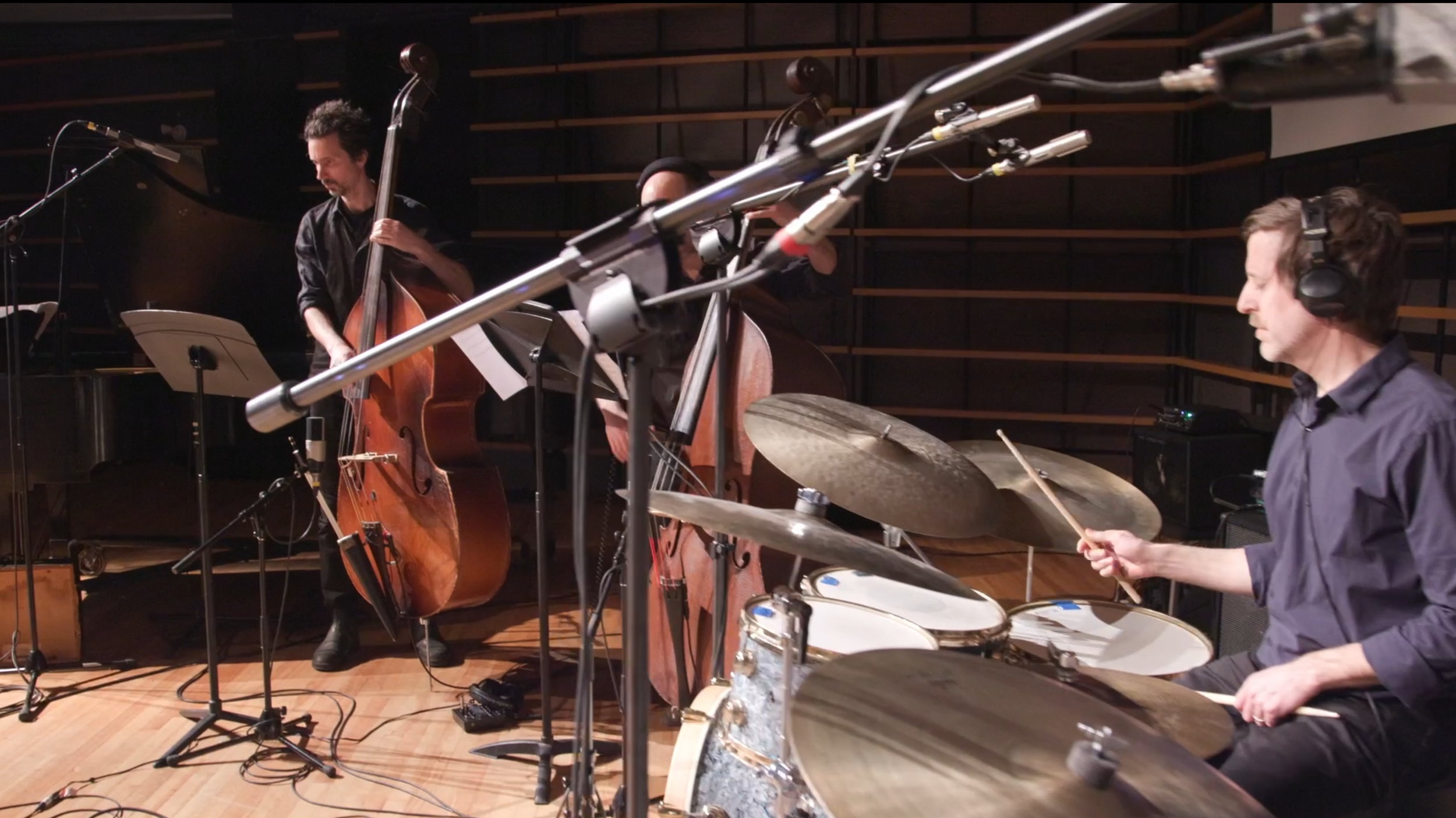 2024-11-19 11_47_57-Oldest Light performance.mov - VLC media player.png