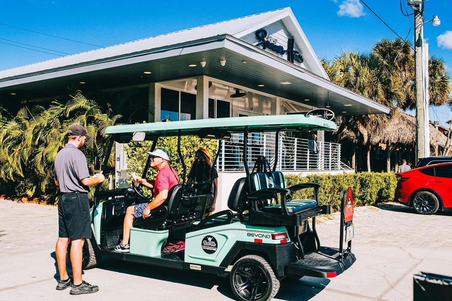 Roll to date night in style 😎 Our #electricgolfcarts are the easiest way to get around #siestakey 💕 Book Today!
