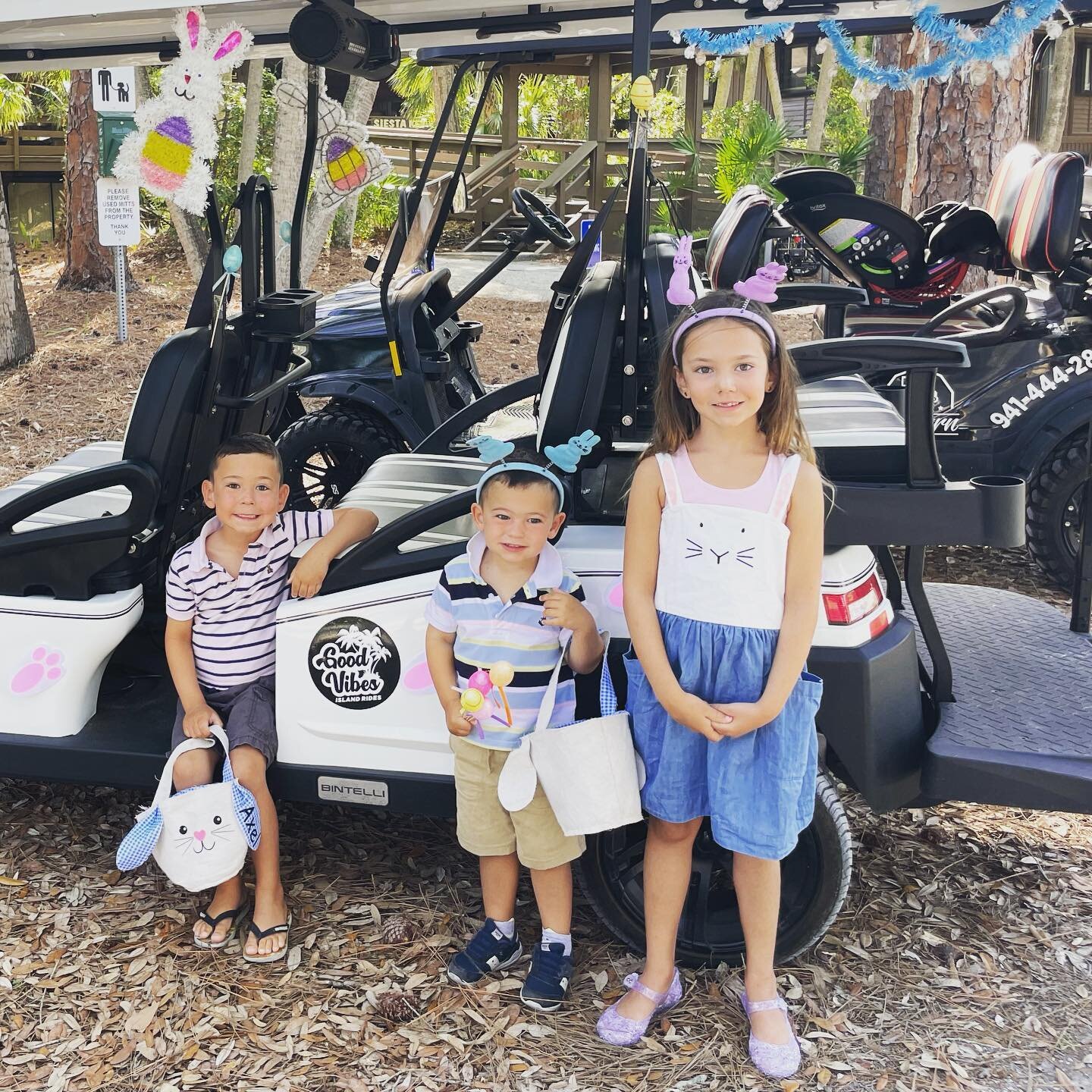 Wishing everyone good vibes only on this Easter Sunday 🐰 #siestakey #goodvibes #electricgolfcarts
