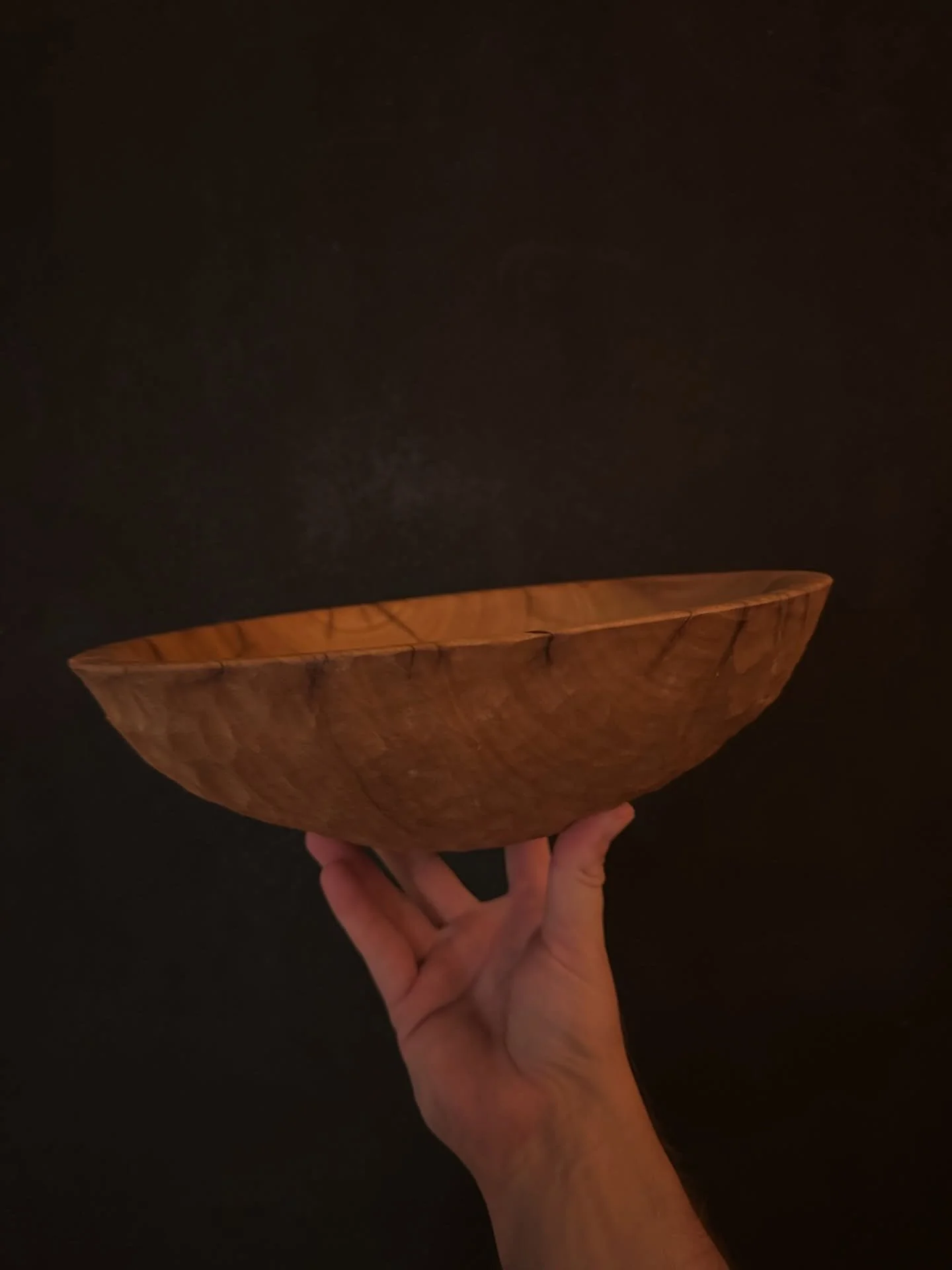 Crazy how it&rsquo;s the problems, the issues and hardest parts of a piece that can end up being the best parts.

Worrying cracks, hard as rock wood, this bowl blank was sent to me from my friend @kerry_corney and sat in my wood pile for a very long 