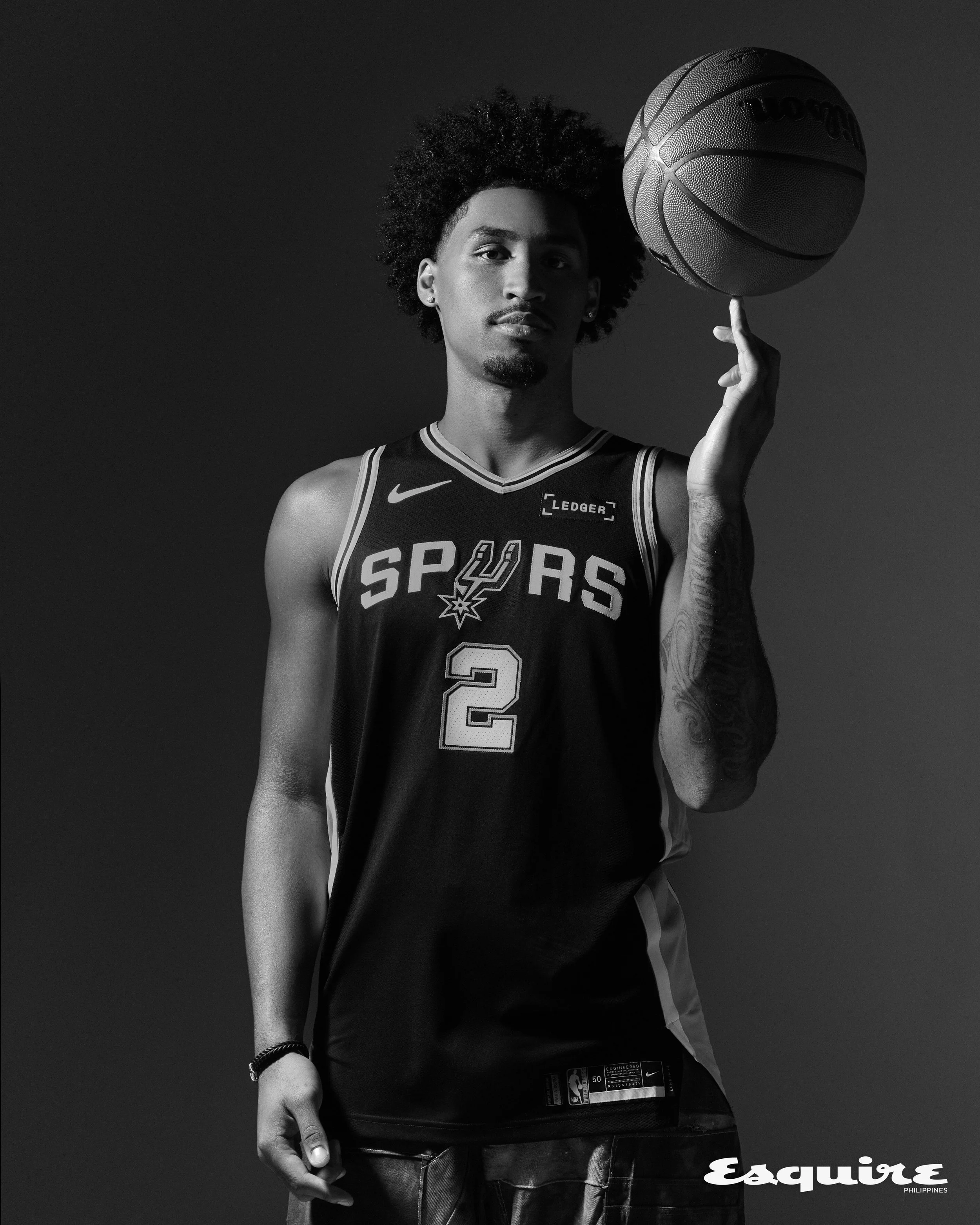 DYLAN HARPER ESQUIRE_LOOK1_9.jpg