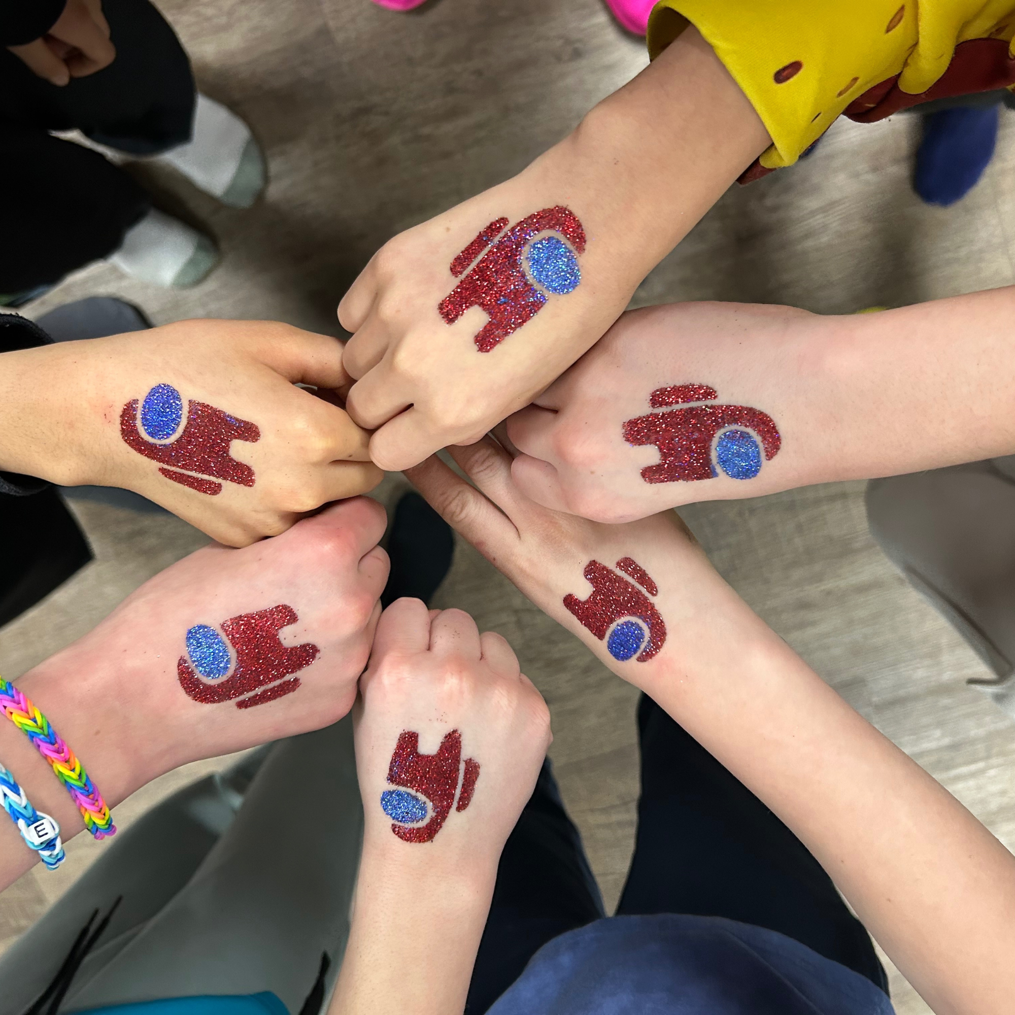 Interactive glitter tattoo entertainment in Edmonton