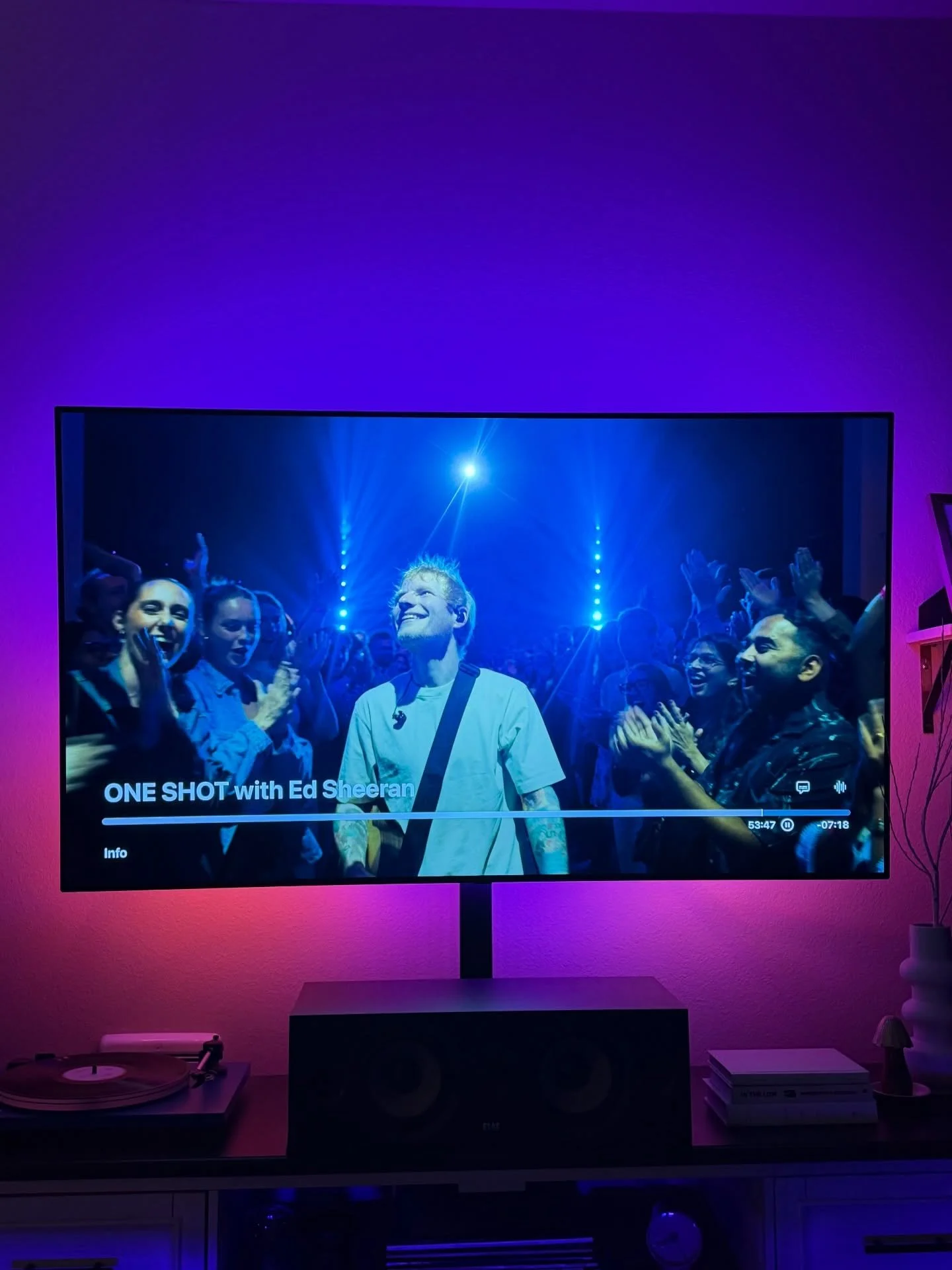 I don&rsquo;t know how they did this, but the new One Shot with Ed Sheeran is one of the most incredible, memorable, surprising, and downright ENJOYABLE things I have watched in a really long time.

Hats off to you, Ed, and the brilliant director Phi