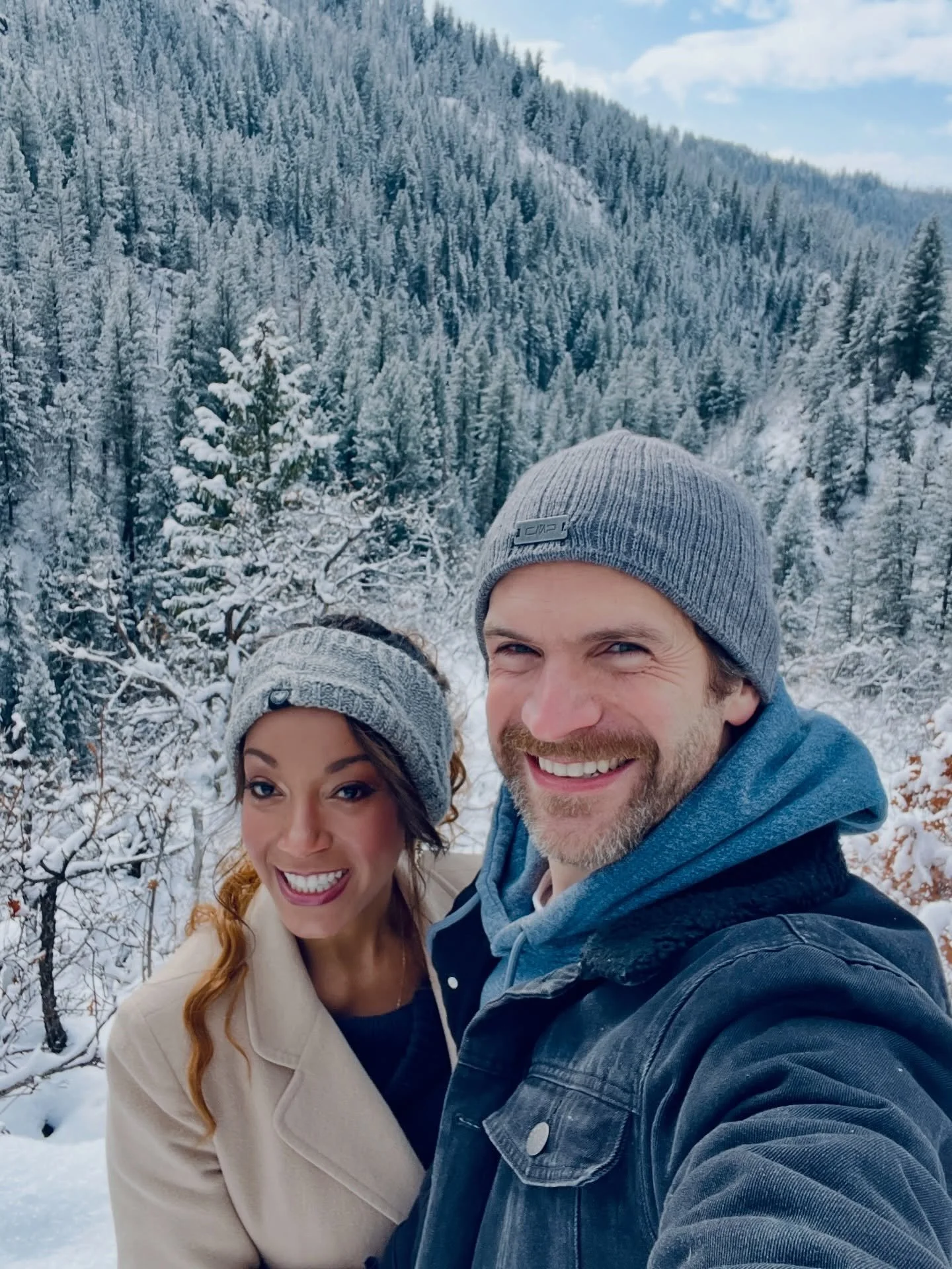 We found our Winter Wonderland in Steamboat Springs, Colorado!

Thanks to friends (Cody and Michael 🙏🏽🫶🏼) who invited us to their cabin for a few days, @melissabarrison and I got to delight in the snow. What a treat.

Stunning views with a stunni