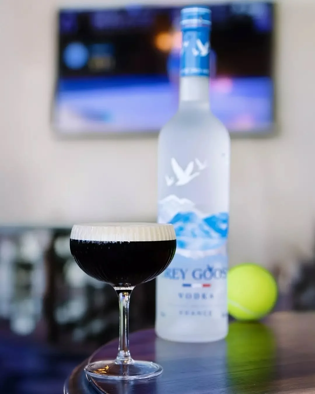 Grey Goose. Cocktails. The tennis. 

No better way to spend a Saturday.

Catch the last of the AO live at The Fifth.