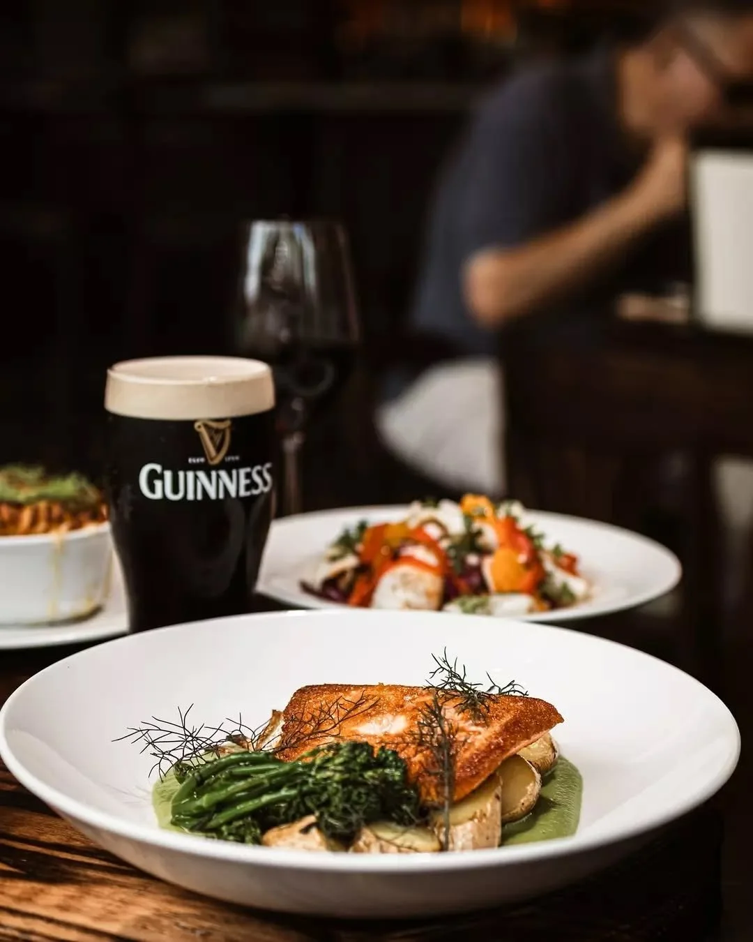 Four more reasons to join us for lunch.

Pan-seared salmon. Grilled calamari salad.
Seafood pie. Mushroom pappardelle.

Best enjoyed the only way we know how. 

A glass of something familiar at hand, good company. 

Reserve your table, head to the li