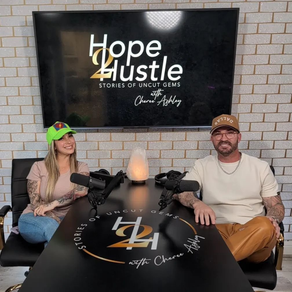 Great conversation this afternoon in California with @hope2hustle 
.
Grateful for another opportunity to share my story and insight into things like mental health, addiction, treatment &amp; recovery.