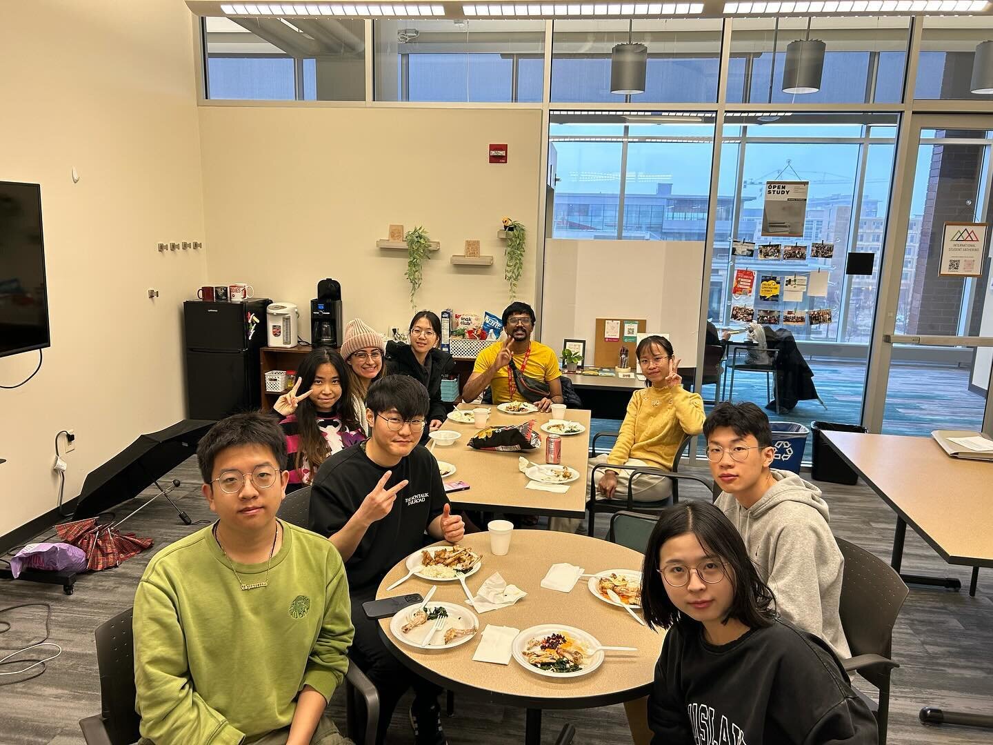 📸 HOTspot today (Tue, 4/2)! Good to see you all and catch up with you all over lunch! We&rsquo;ll be back next week~ #isg_madison #hotspot #lunch #tuesday #uwmadison #uwmadisonstudents #uwmadisoninternationalstudents
