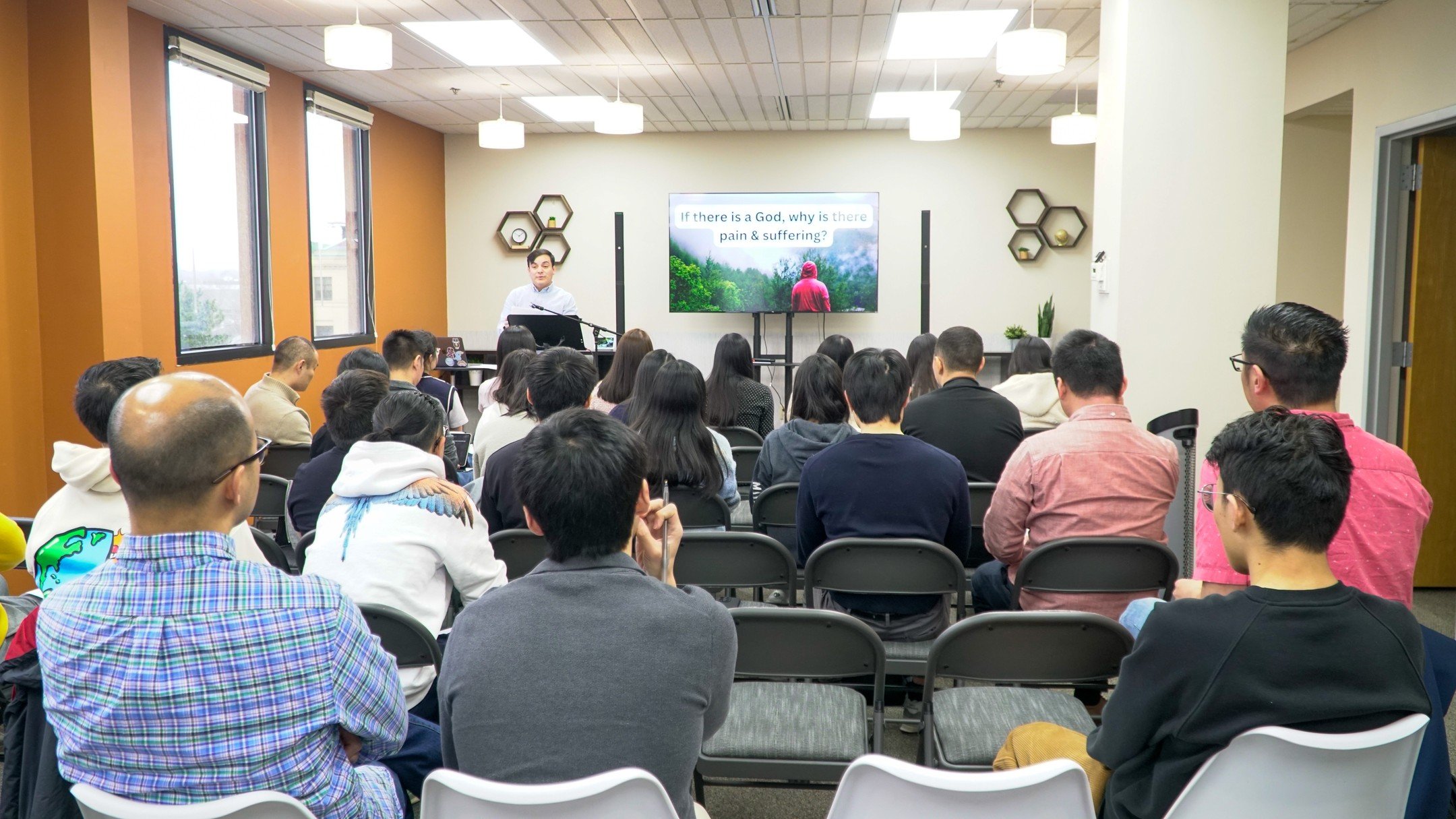 📸 Discover Sunday flashback - &quot;If there is a God, why is there pain and suffering?&quot;

Join us and learn more about Christianity, God, and life!

#discoversunday #painandsuffering #specialtalk #christianity #god #isg_madison #uwmadison #uwma
