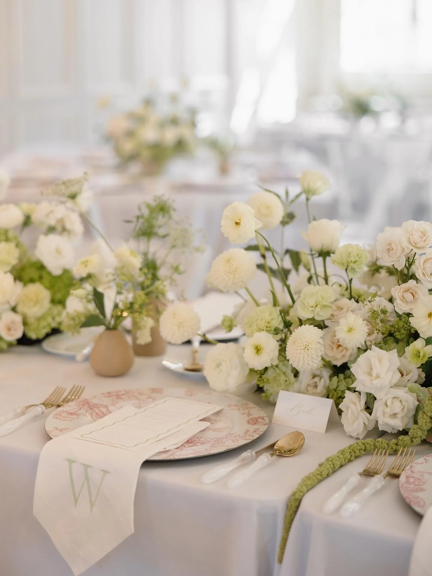 The Wingates!!! πΏππ€β¨
Emily & Gibb celebrated their special day with unique touches that made it truly theirs. Their Reception was breathtaking & no detail was overlooked!
Venue: @themansionatwoodwardpark
Photography: @madisonalexis.co