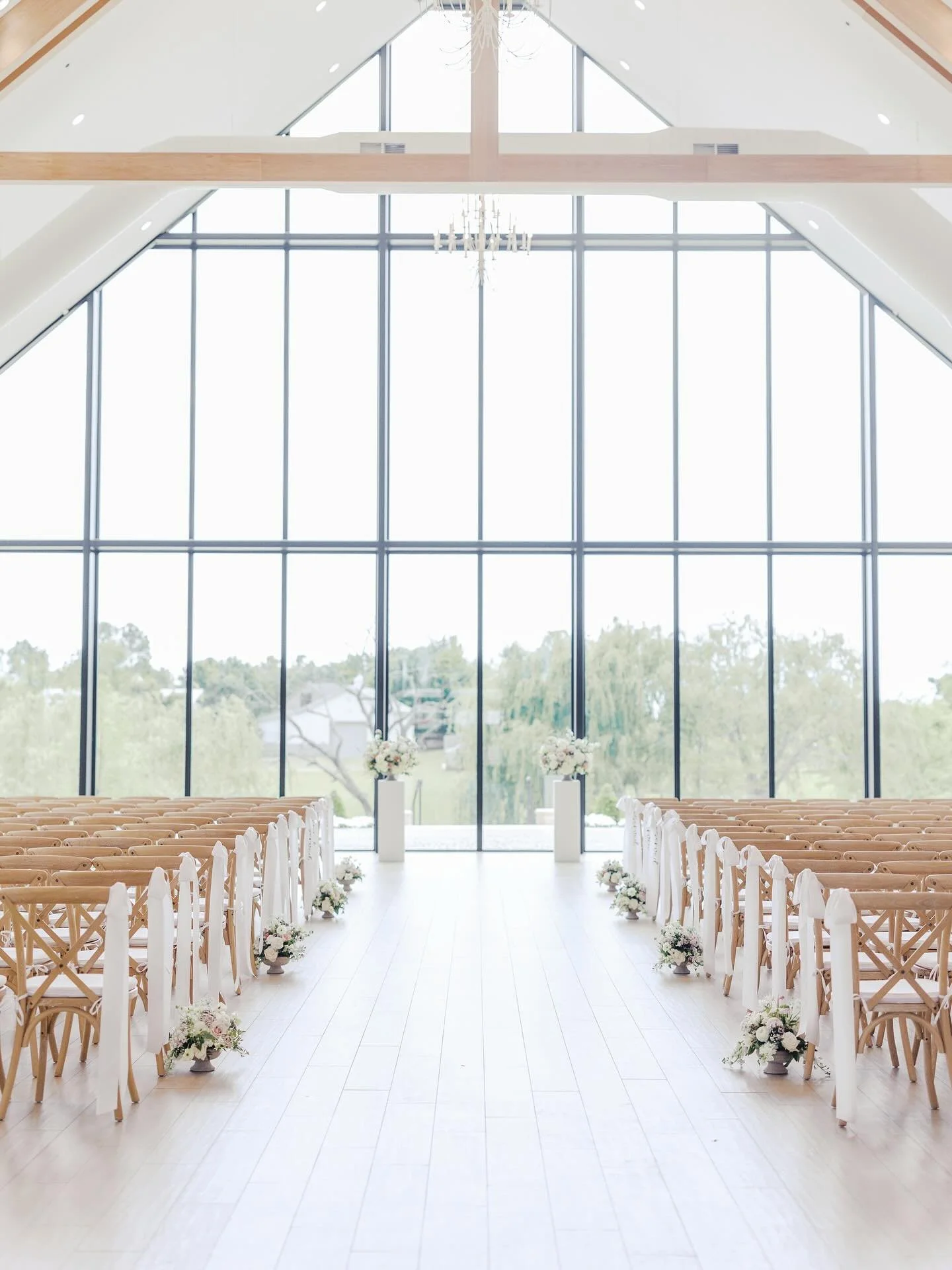 Some stunning moments from Ceremony that just make sense!!!ππ₯Ήπ€
Celebrating The Legg’s is too easy & we wish them a lifetime of happiness together!β¨
Venue: @thebowervenue
Wedding Planner: @infinityroseeventsco
Photography: @tammylodel