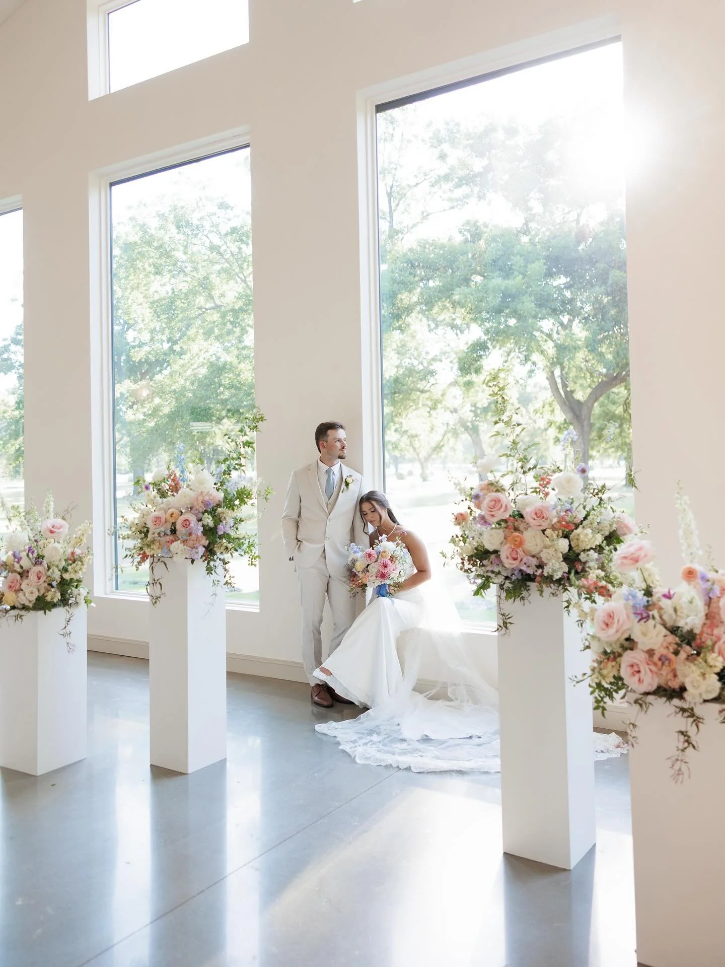 Fall, the Holidays &amp; chilly weather are upon us - it has us reminiscing on all the bright colored Wedding days from 2025! 🌸🌼🌿🌷

Venue: @pecandarosaranch 
Wedding Coordinator: @infinityroseeventsco 
Photography: @candicevannphotography 
Floral