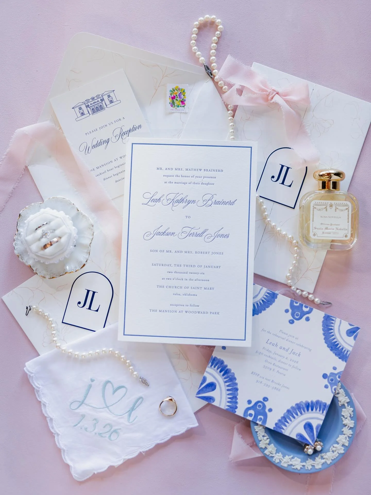The absolute most perfect details for Leah &amp; Jacks big day @christthekingtulsa &amp; @themansionatwoodwardpark !!💙🤍🥂✨

Venue: @themansionatwoodwardpark @christthekingtulsa 
Wedding Planner: @infinityroseeventsco 
Photographer: @modernmomentsph
