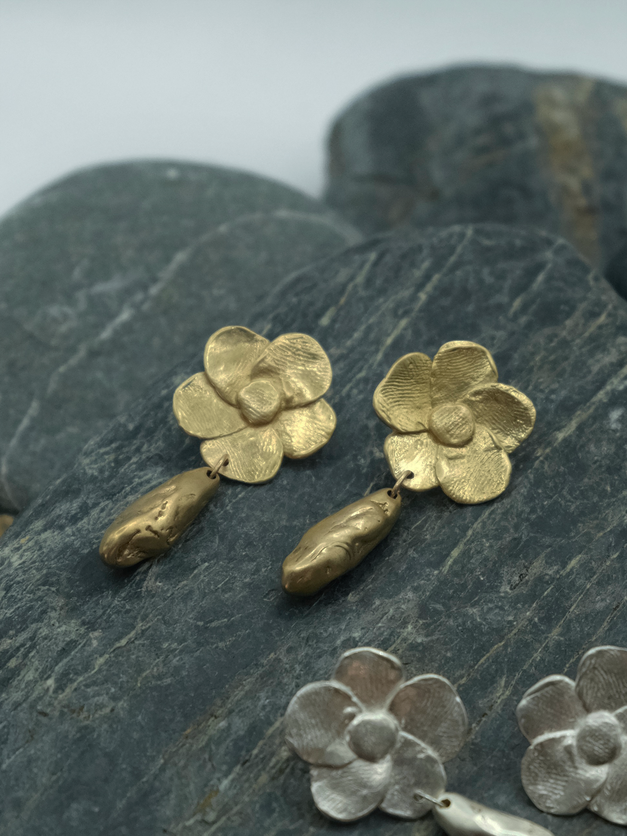 Flower Drop Earrings - L