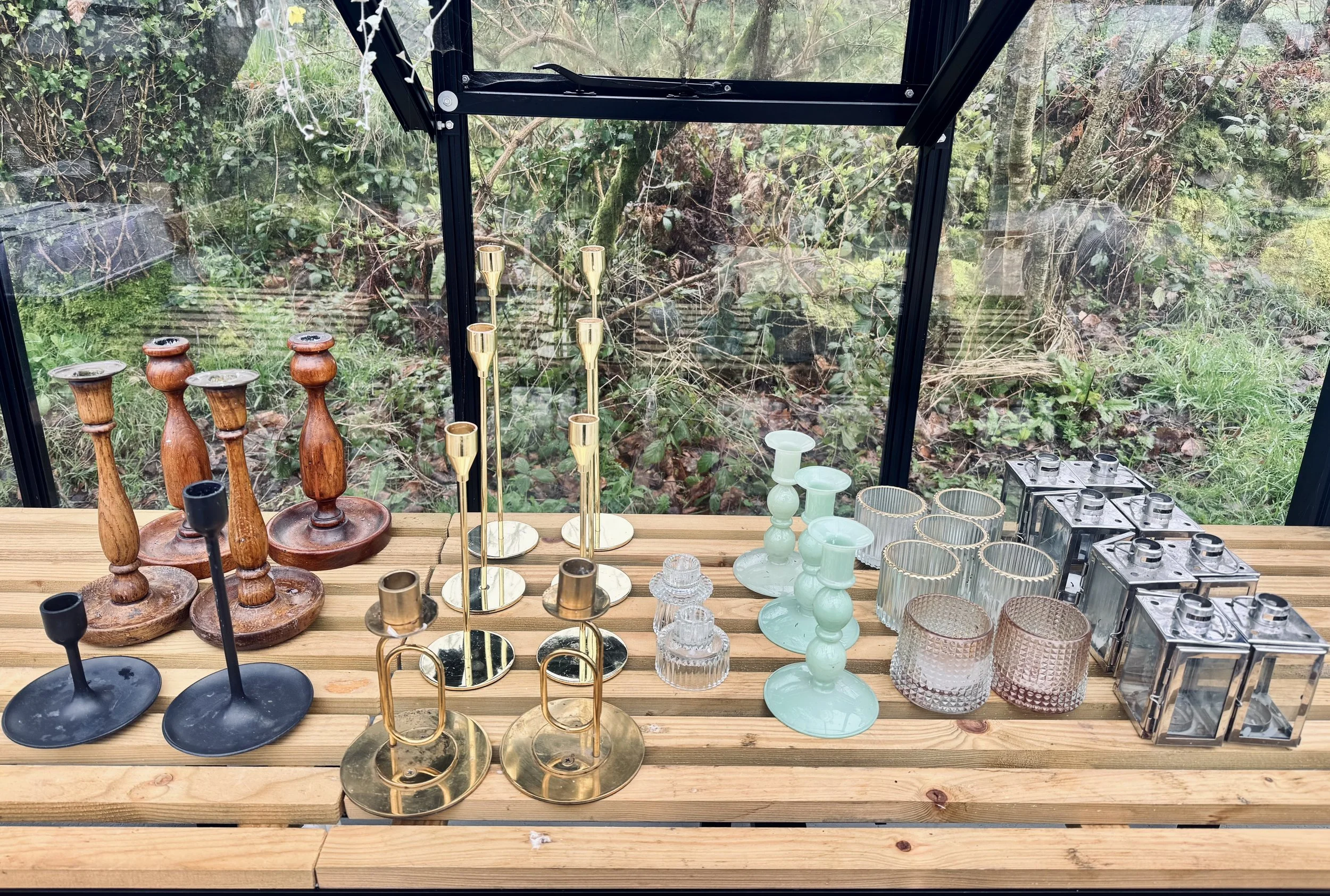 Candlesticks and tea lights