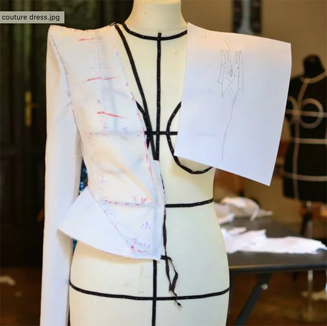 Garment development using the art of draping