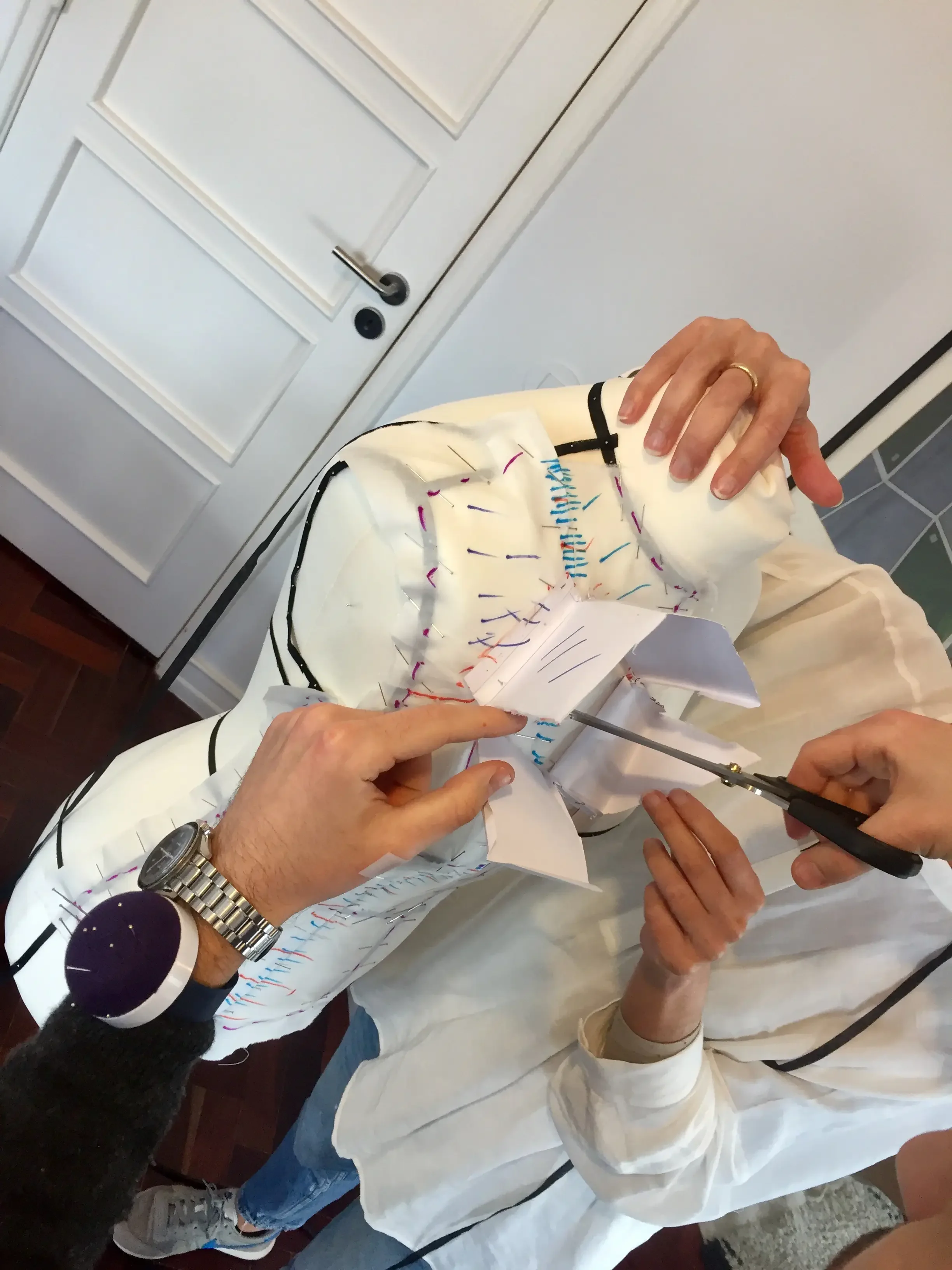 Daniele Orlandi led a moulage and draping workshop at O Apartamento, Lisbon, March 2018 - here is teaching the basic for advanced three dimensional construction techniques