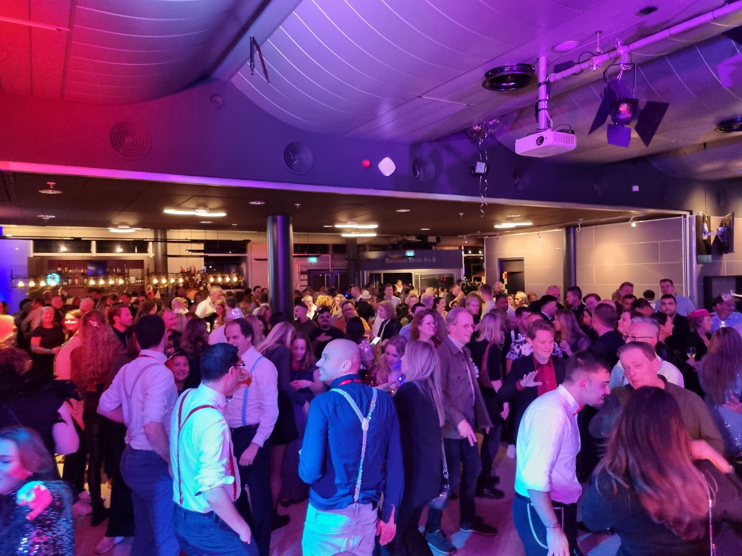Bedrijfsfeest Bruiloft DJ Festival - H. Mendus