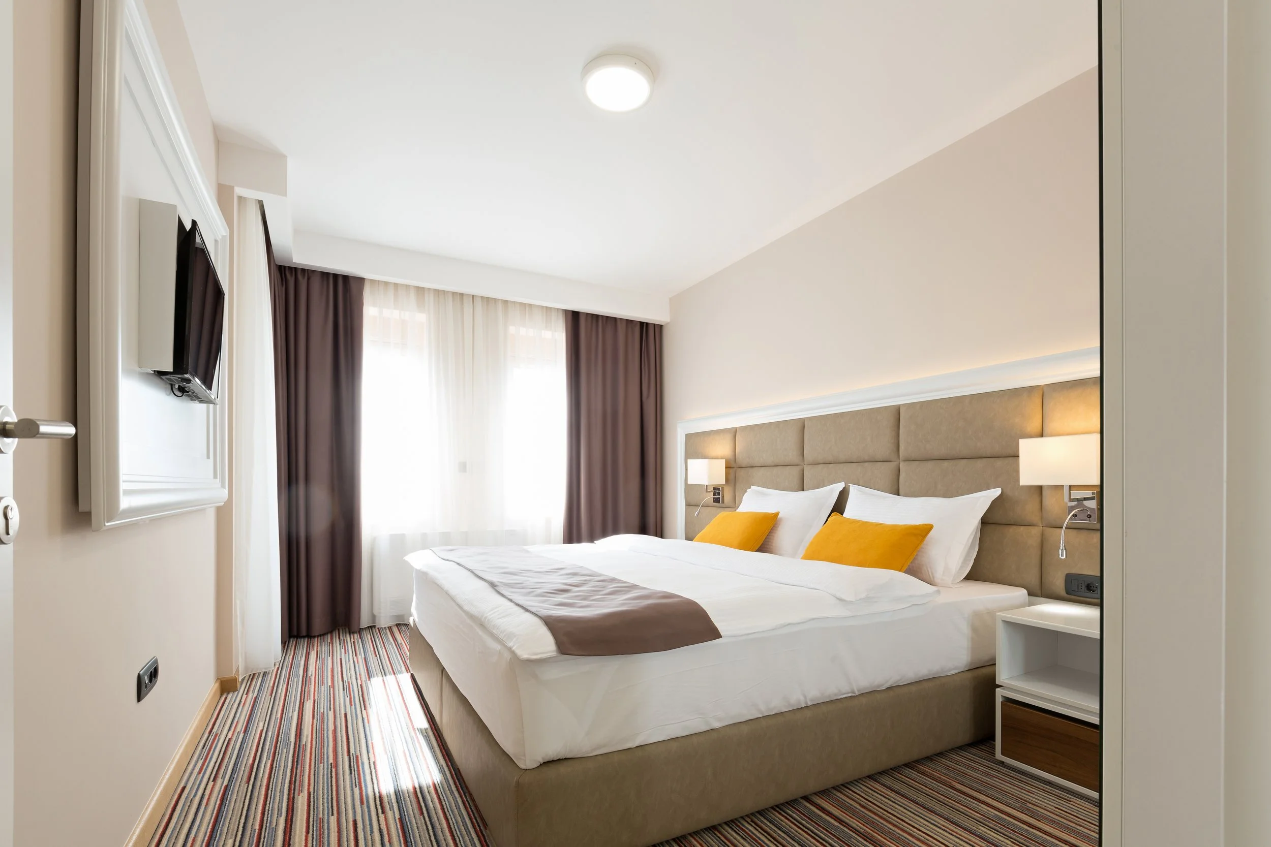 Marriot Hotel and Holiday Inn