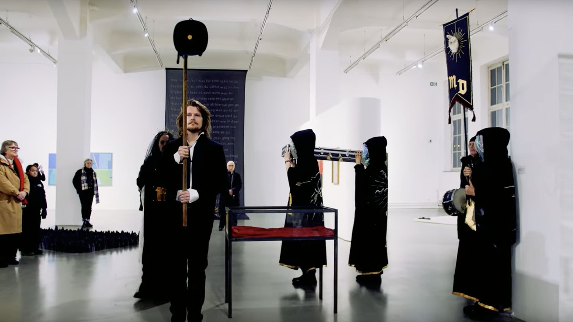 performance by Maison Douce at the Kunsthaus Hamburg, for BBK Jahresausstellung.